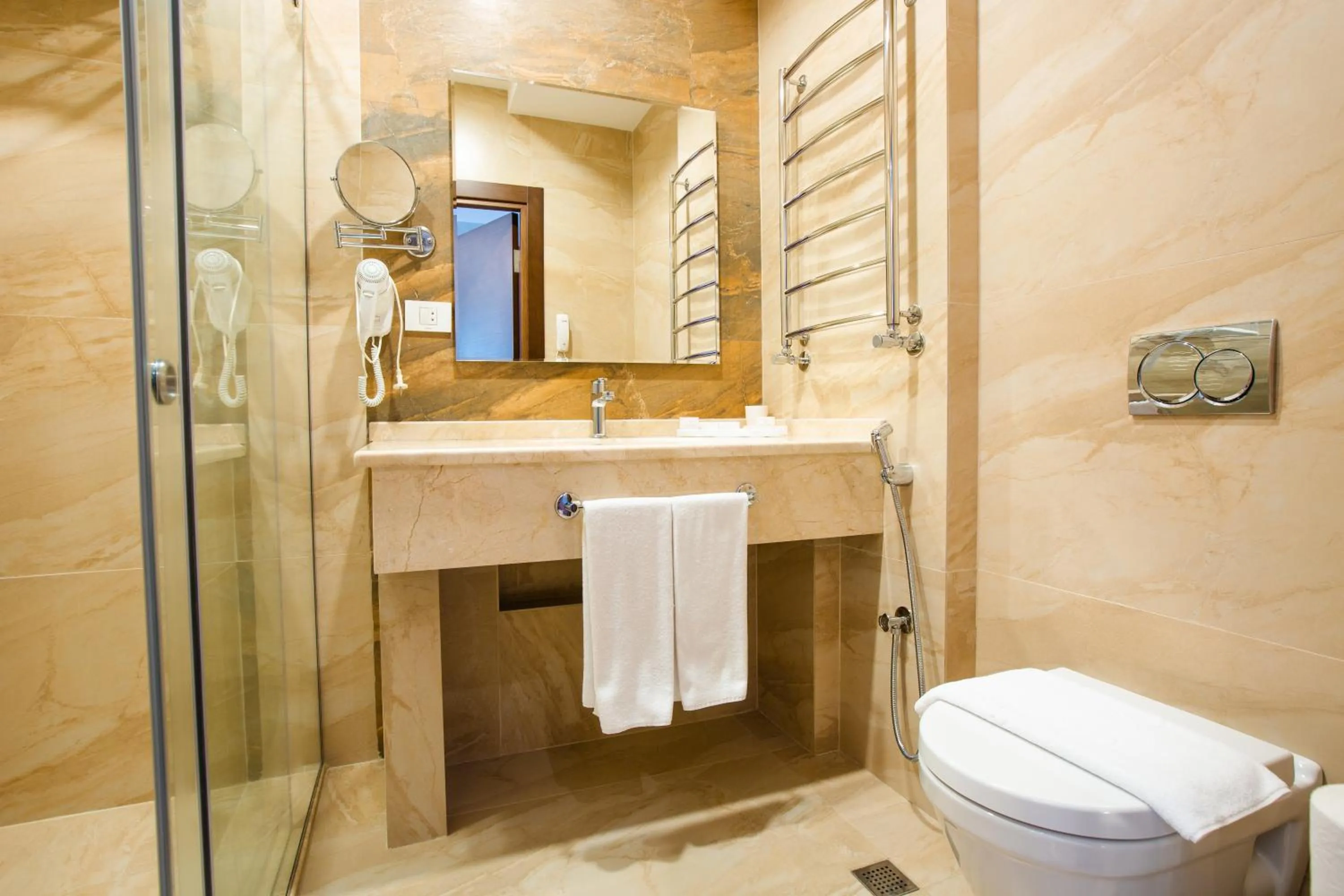 Shower in City Park Hotel