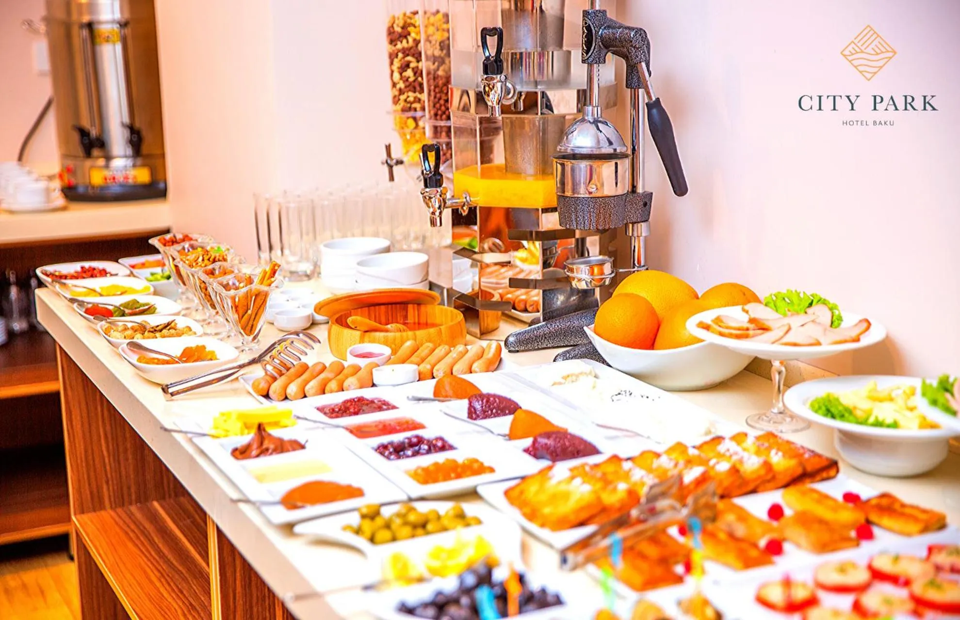 Restaurant/places to eat in City Park Hotel