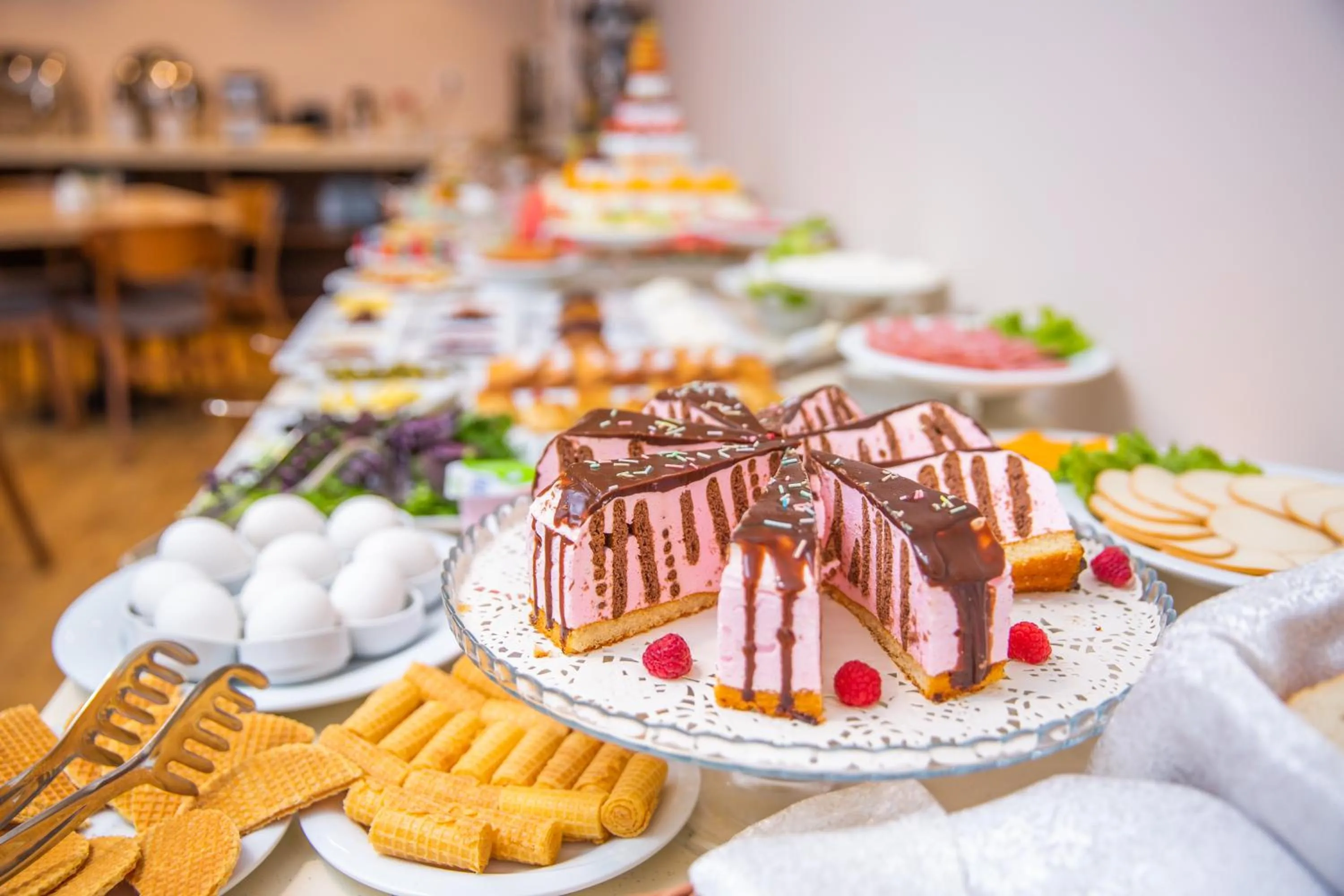 Restaurant/places to eat in City Park Hotel