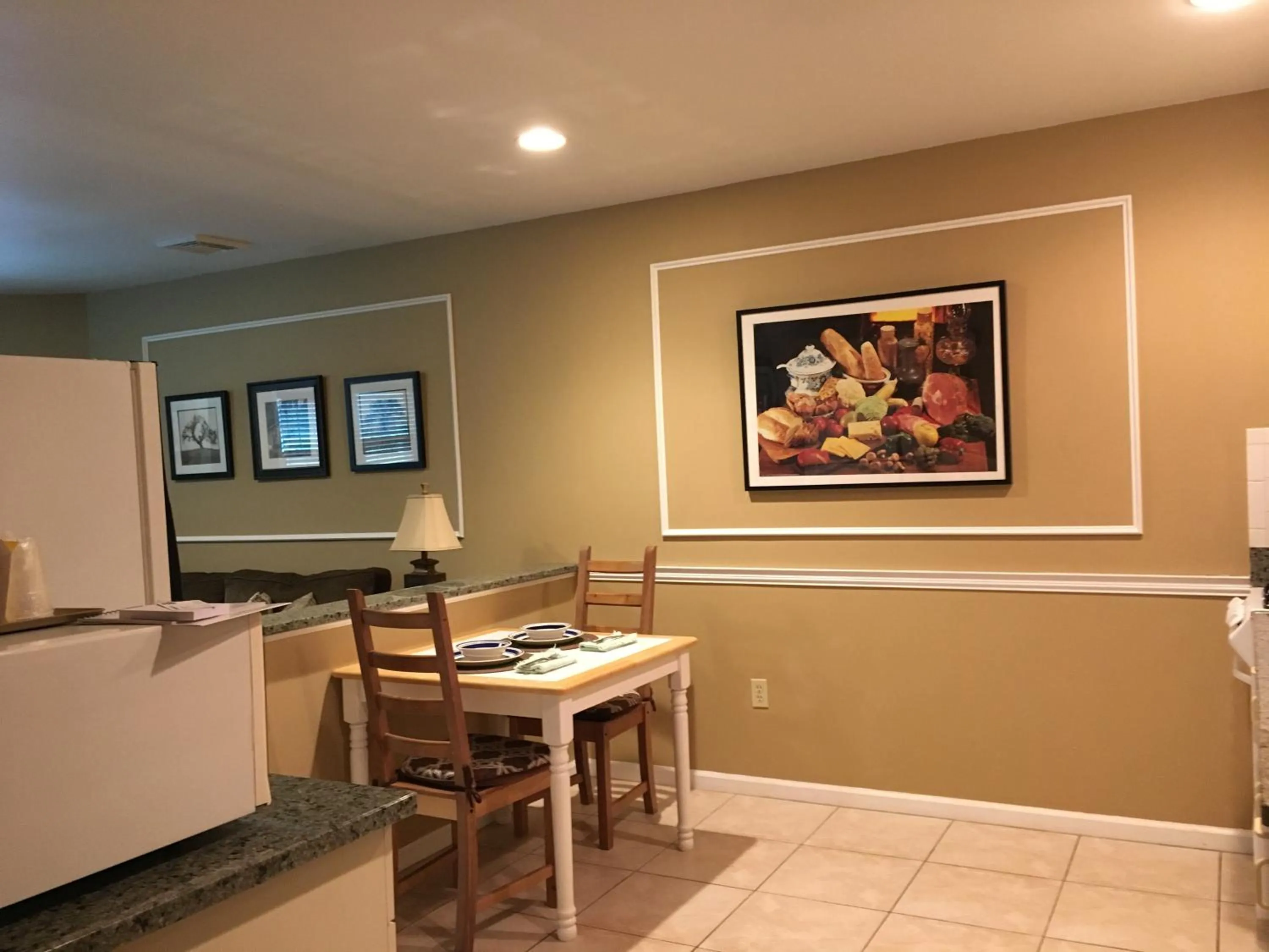 Kitchen or kitchenette in Whitman Motor Lodge