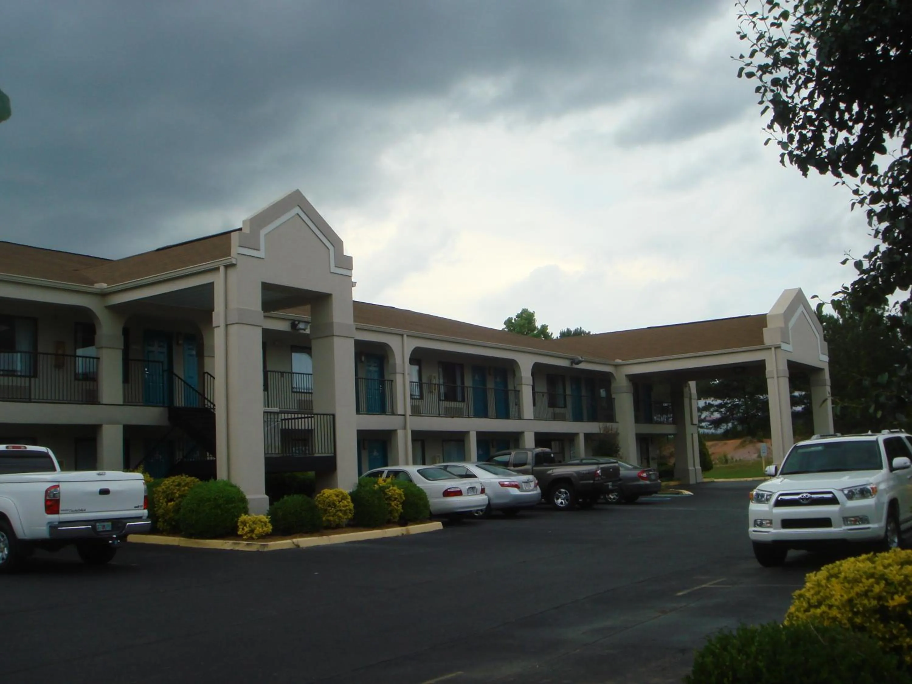 Facade/entrance in Key West Inn - Roanoke