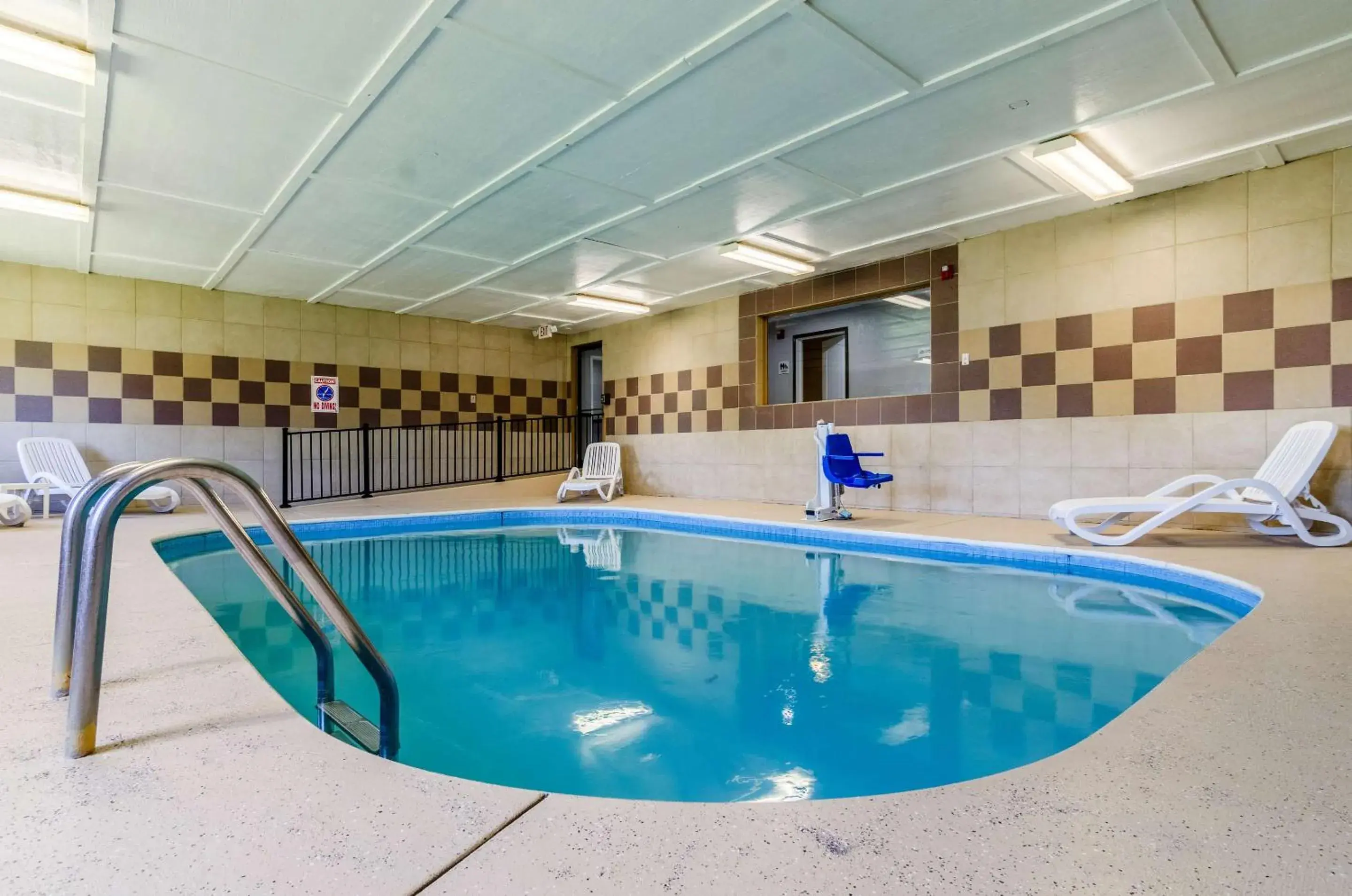 Swimming pool in Quality Inn Great Bend Swimming pool in Quality Inn Great Bend