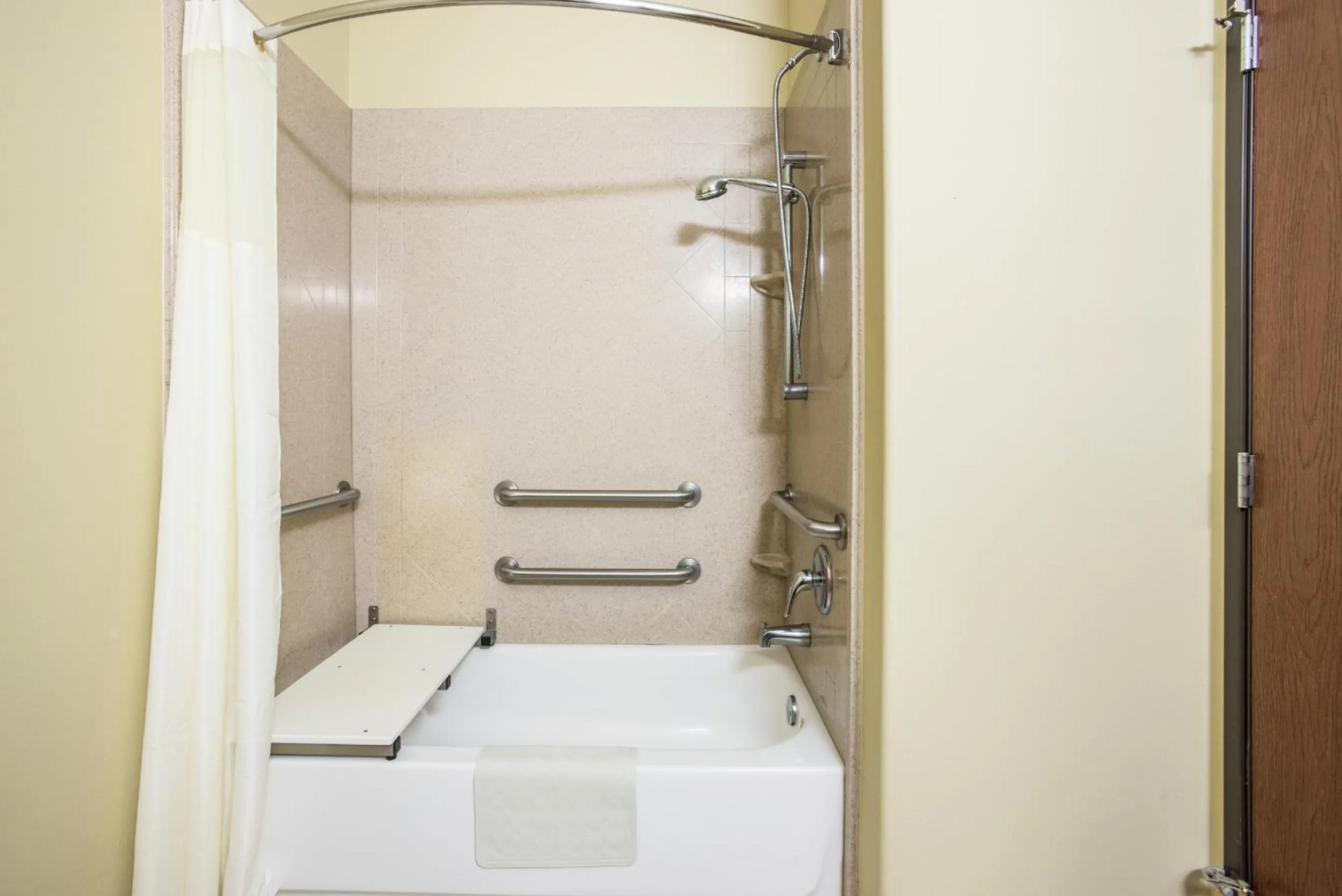 Bathroom in Knights Inn Bunkie