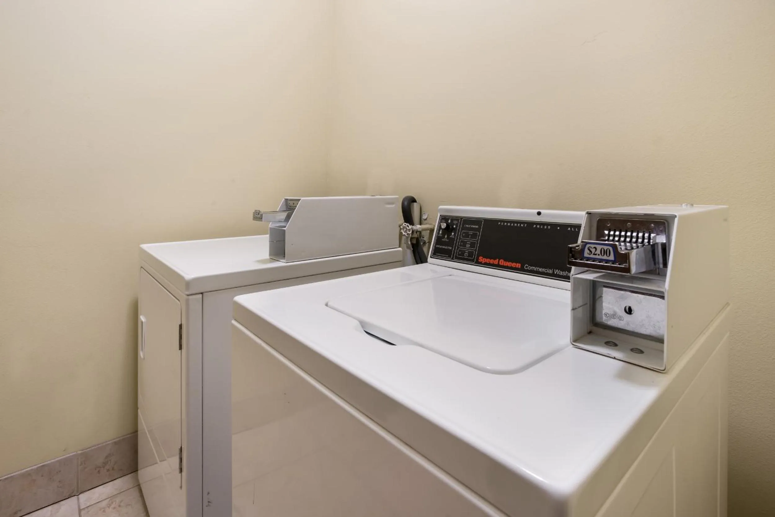 Area and facilities in Knights Inn Bunkie