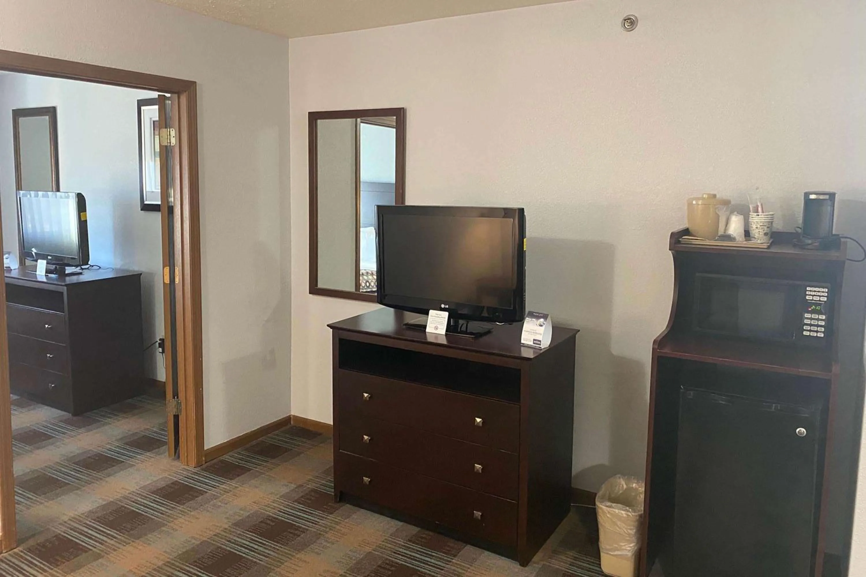 Photo of the whole room in Best Western Regency Inn