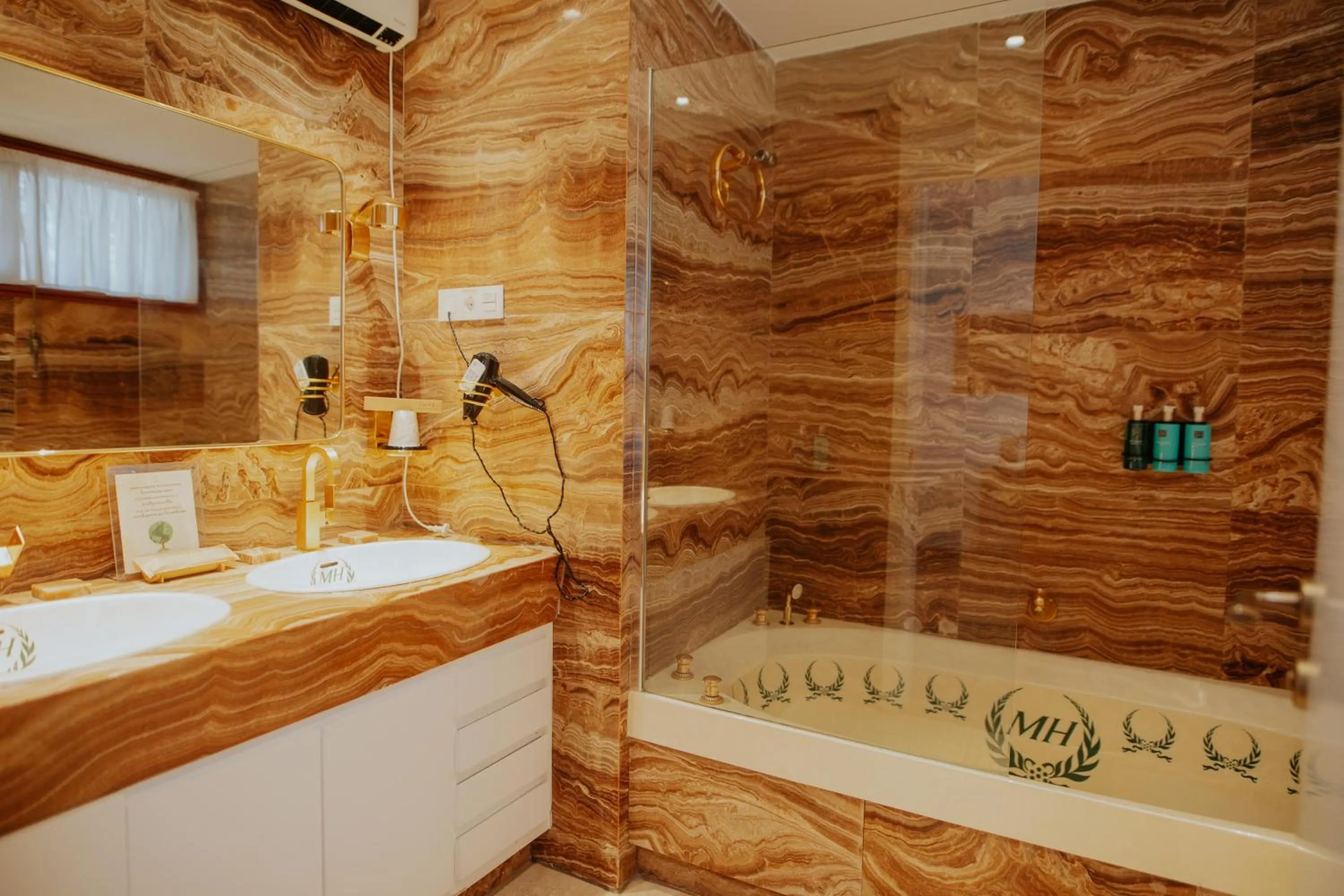 Bathroom in Hotel Boutique Hort de Nal