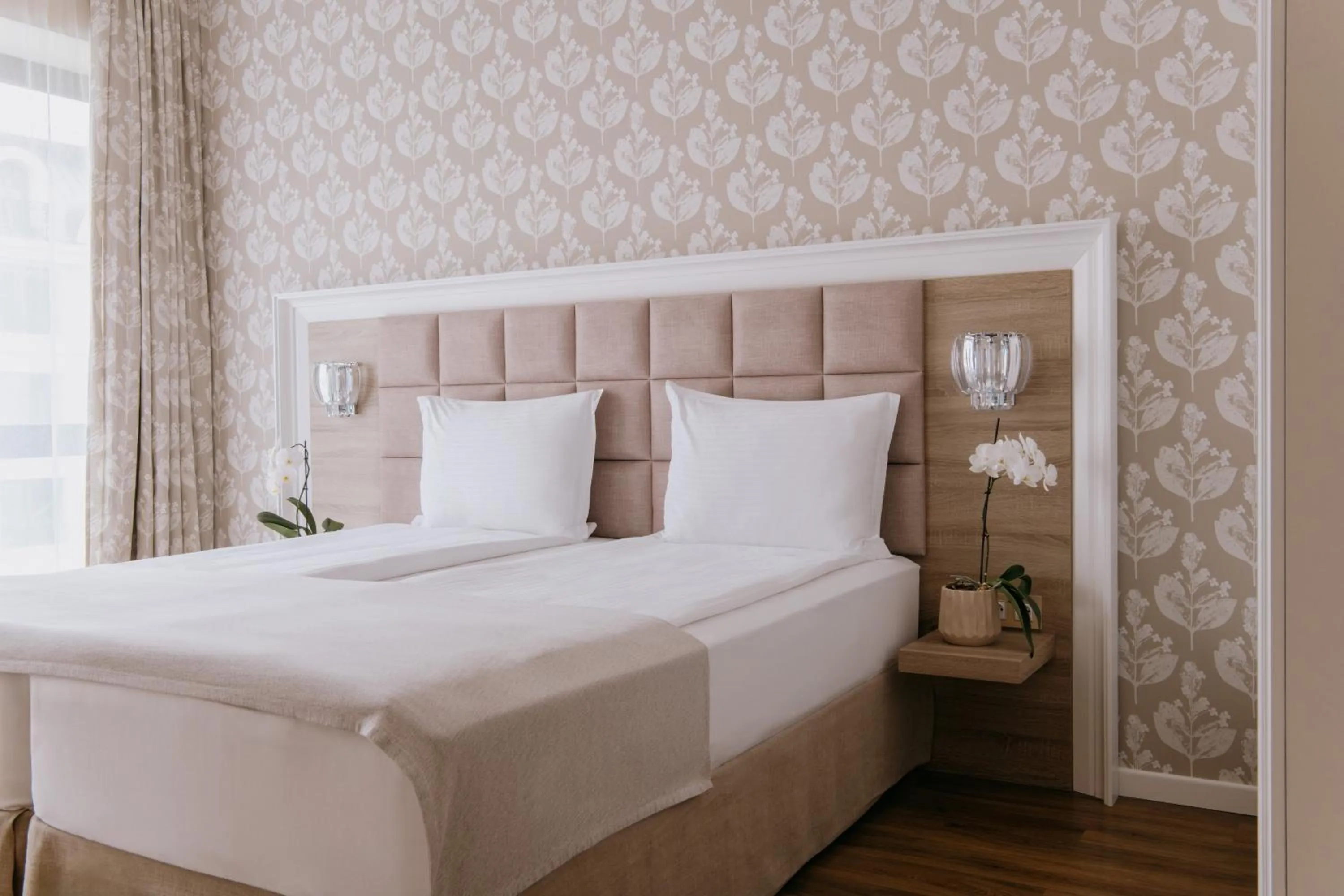 Photo of the whole room, Bed in Impresamente Art Hotel