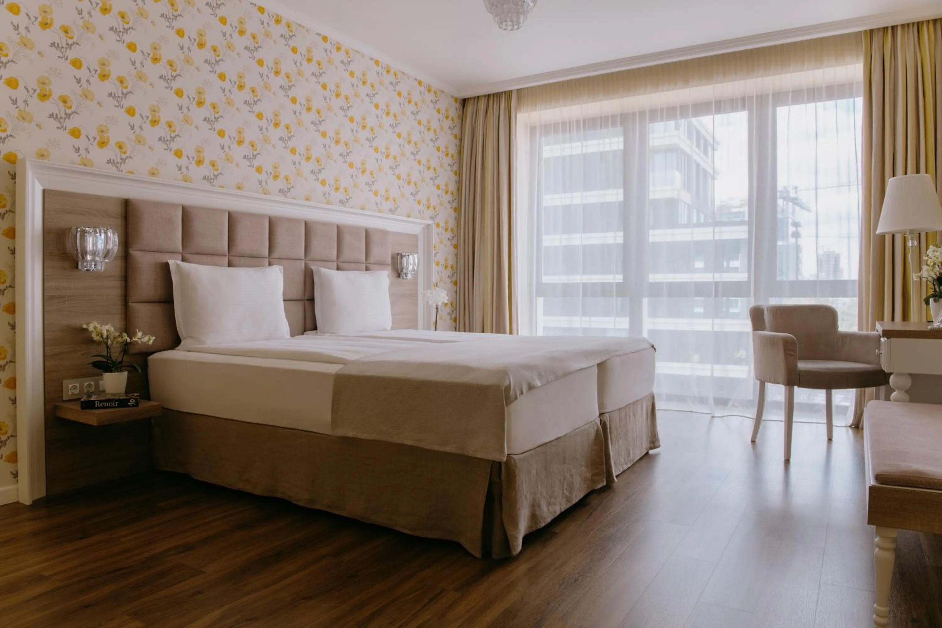 Photo of the whole room, Bed in Impresamente Art Hotel