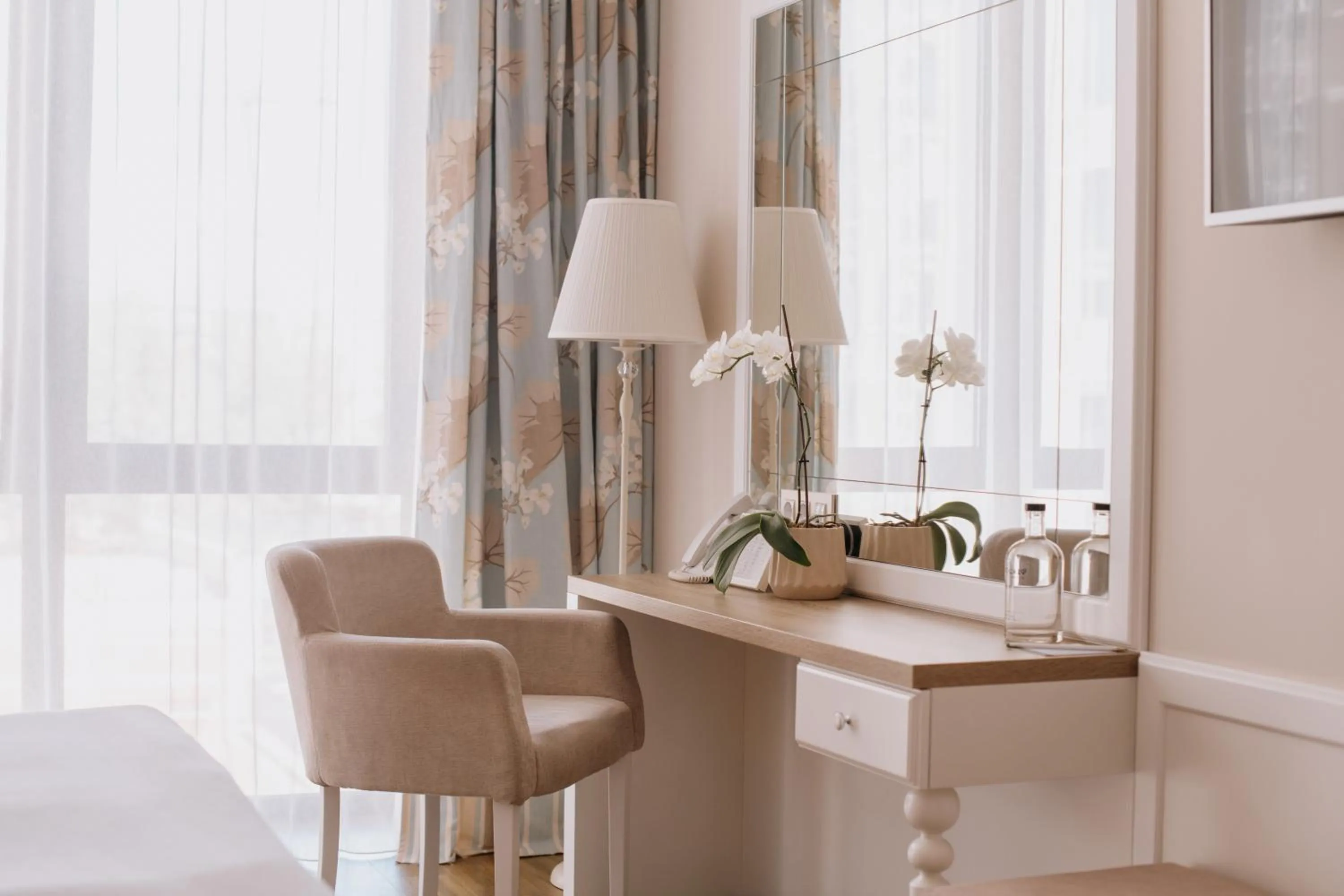 Photo of the whole room in Impresamente Art Hotel