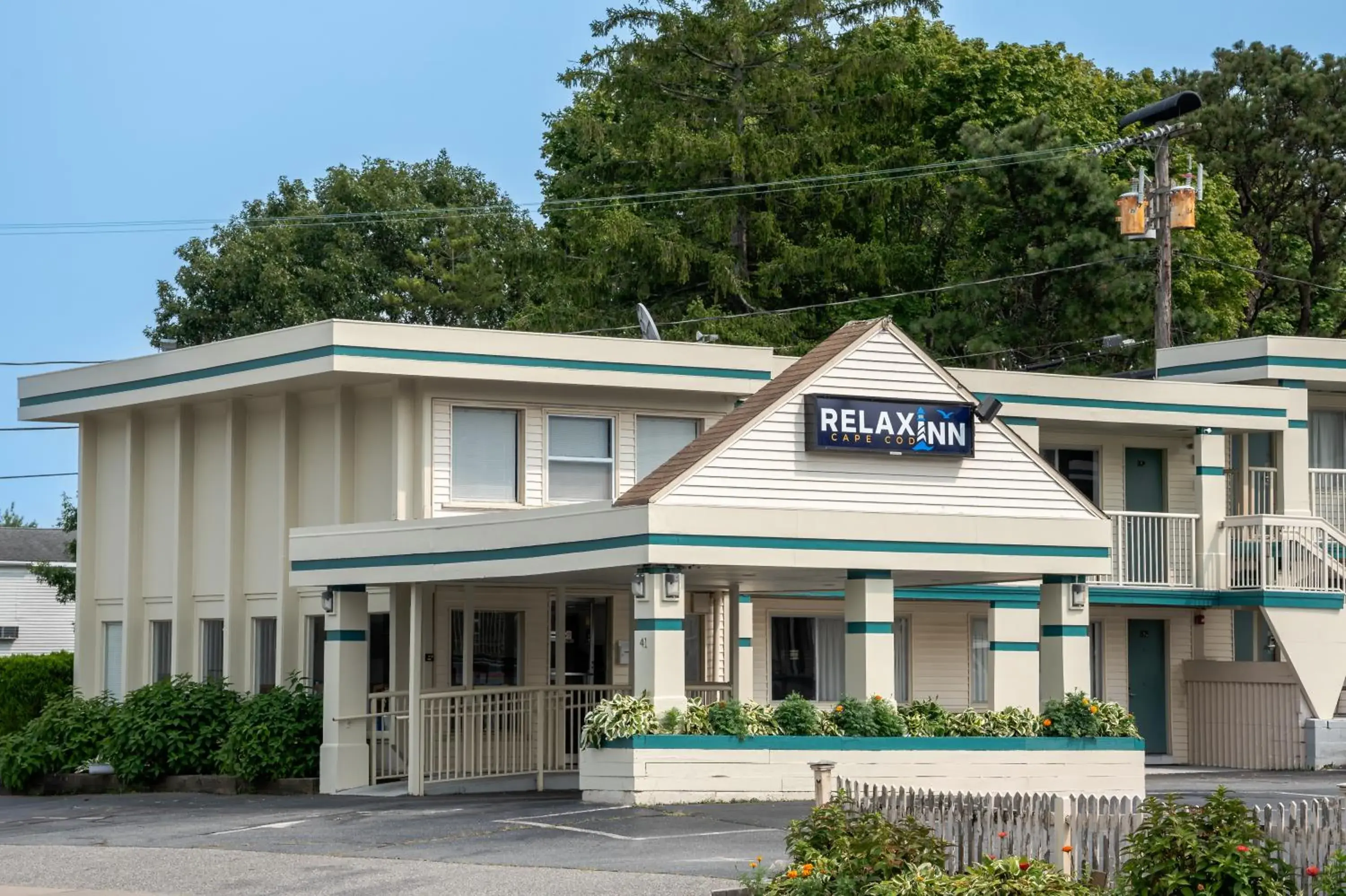 Property building in Relax Inn Cape Cod West Yarmouth Hyannis Property building in Relax Inn Cape Cod West Yarmouth Hyannis