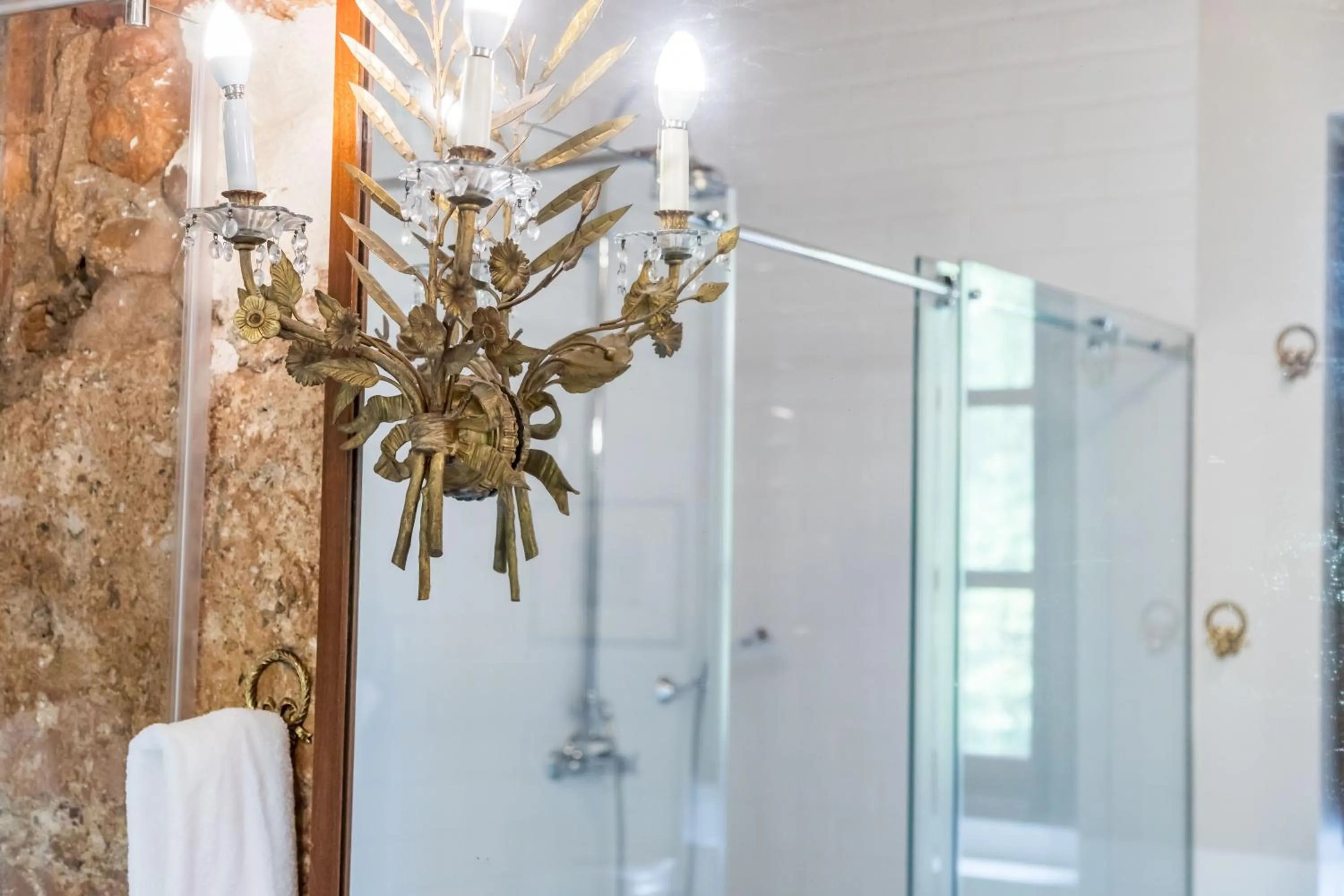 Bathroom in Alquería Calatrava B&B