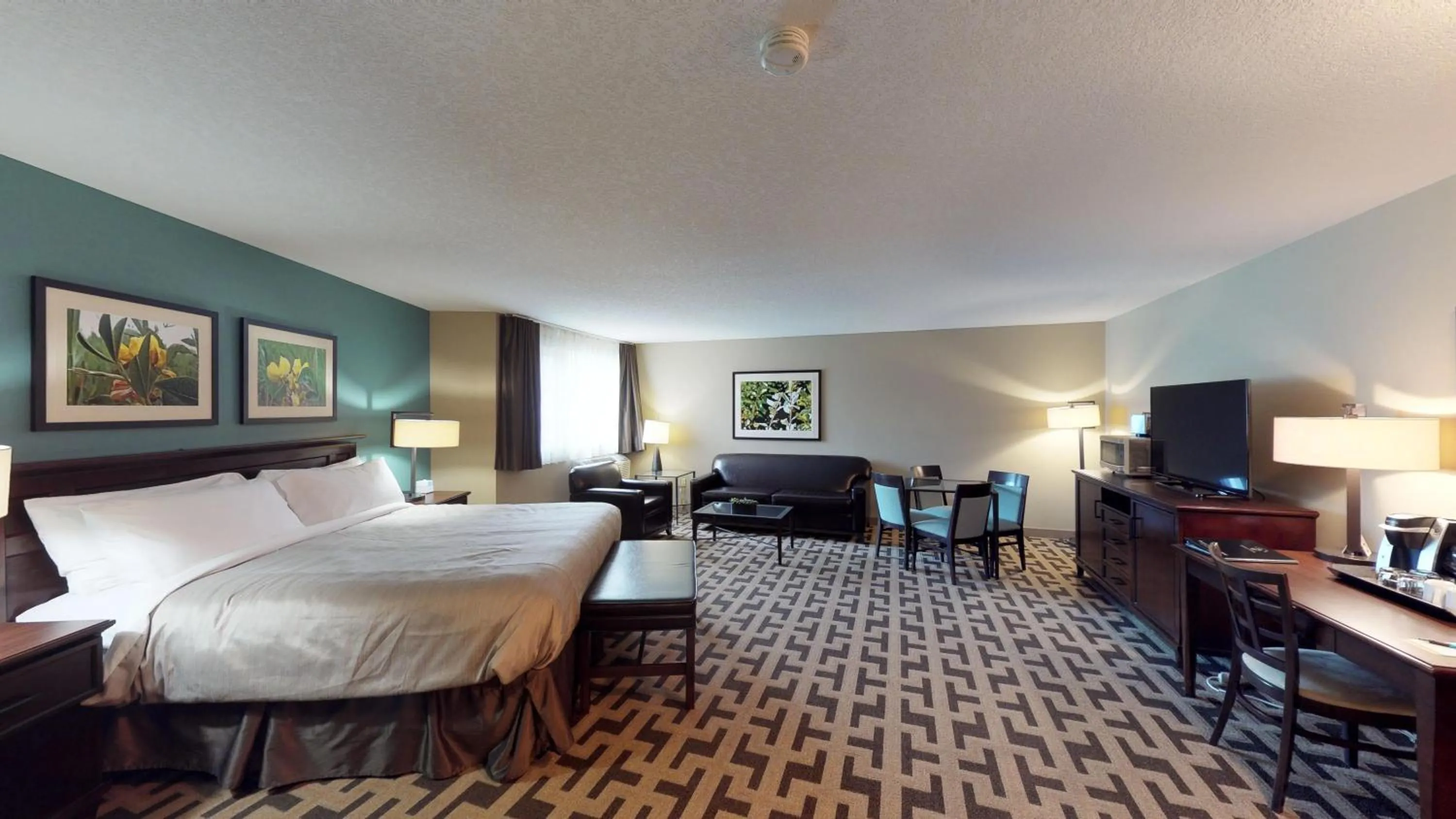 Bed in Bear Claw Casino & Hotel