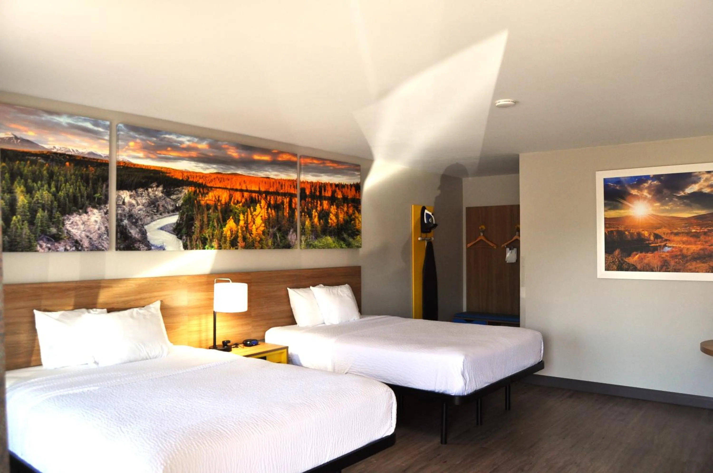 Toilet, Bed in Days Inn by Wyndham Worland