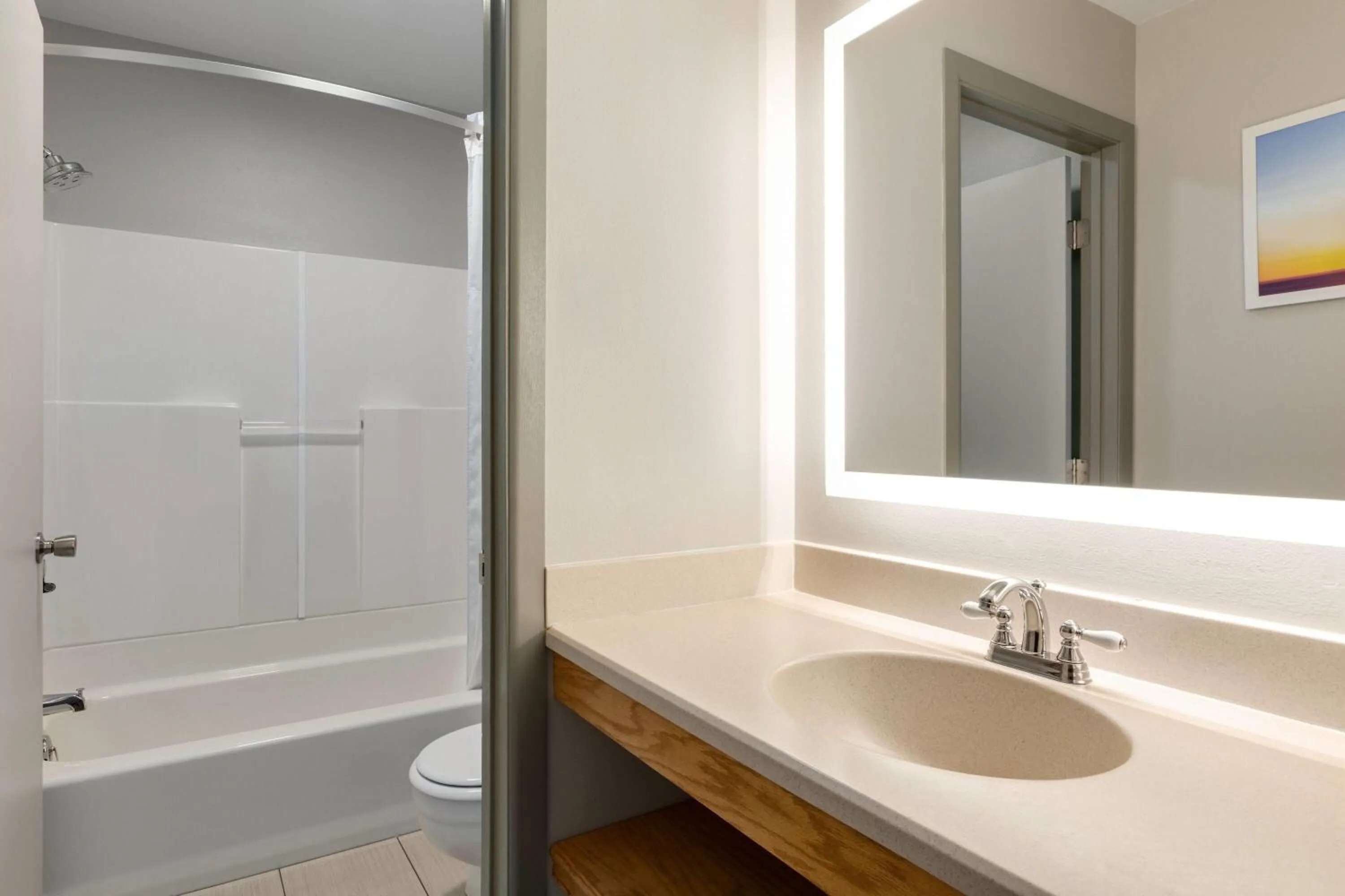 Bathroom in Days Inn by Wyndham Worland