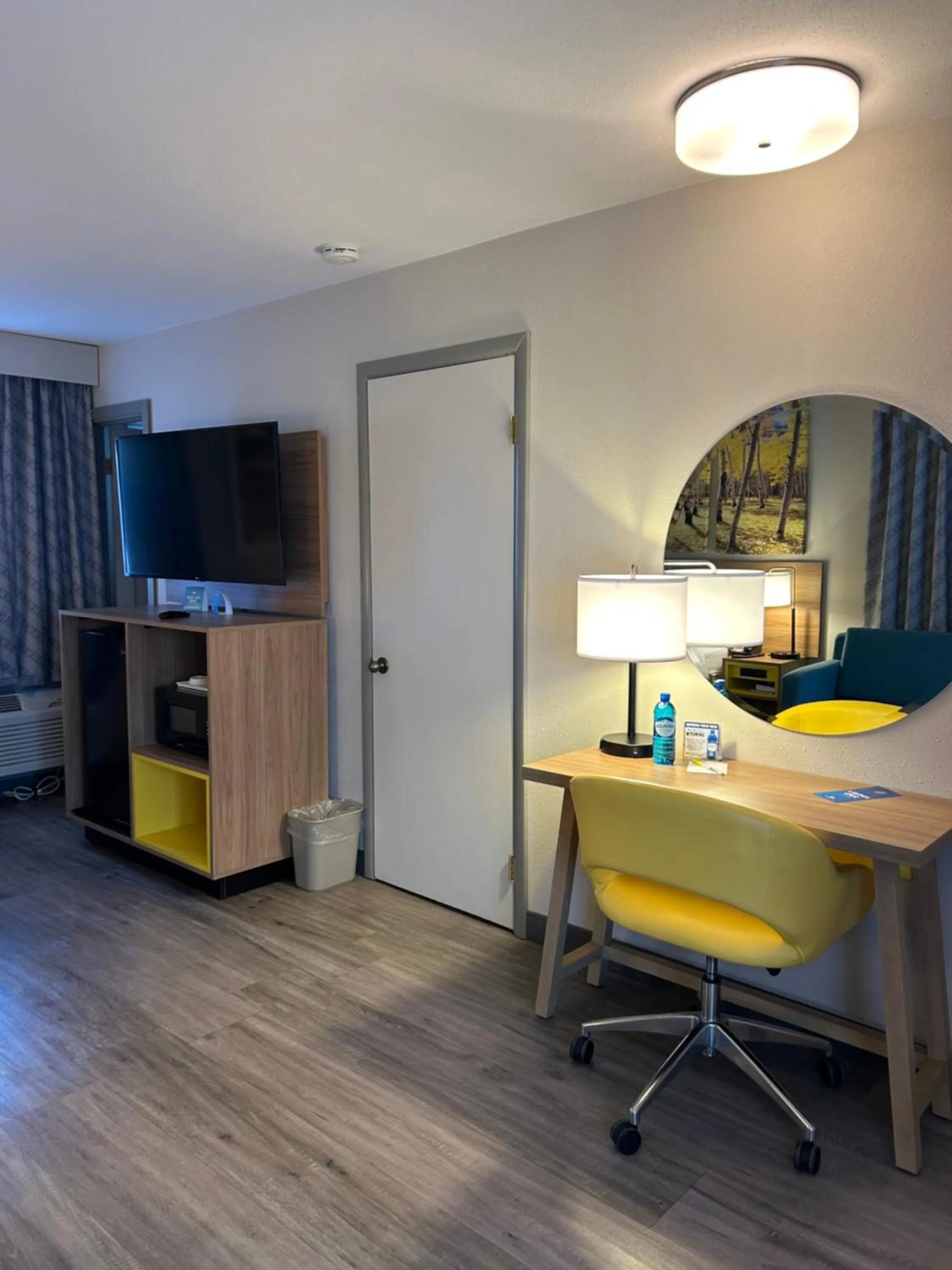 Bedroom in Days Inn by Wyndham Worland