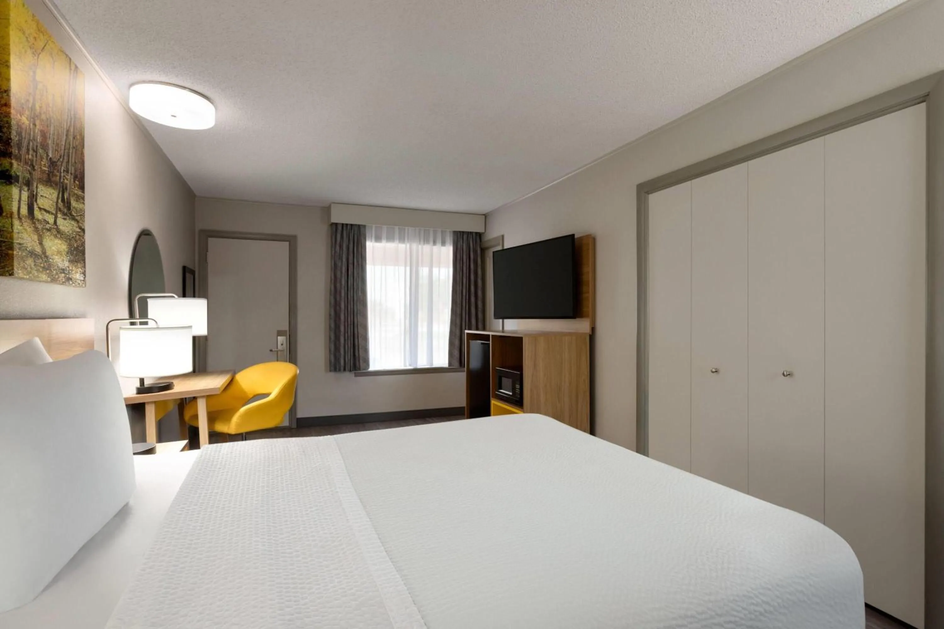 Photo of the whole room, Bed in Days Inn by Wyndham Worland