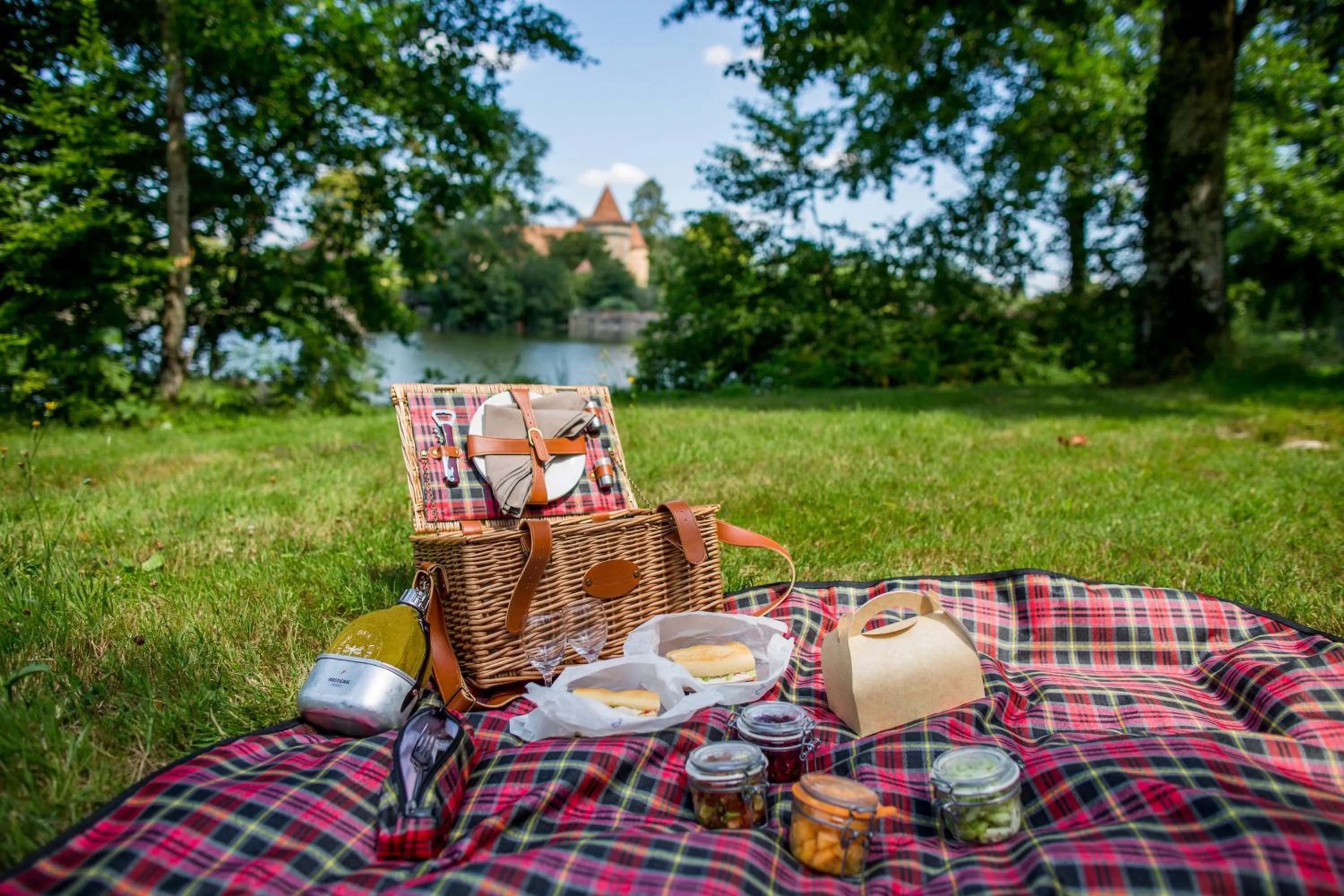 Restaurant/places to eat in Domaine des Etangs, Auberge Collection