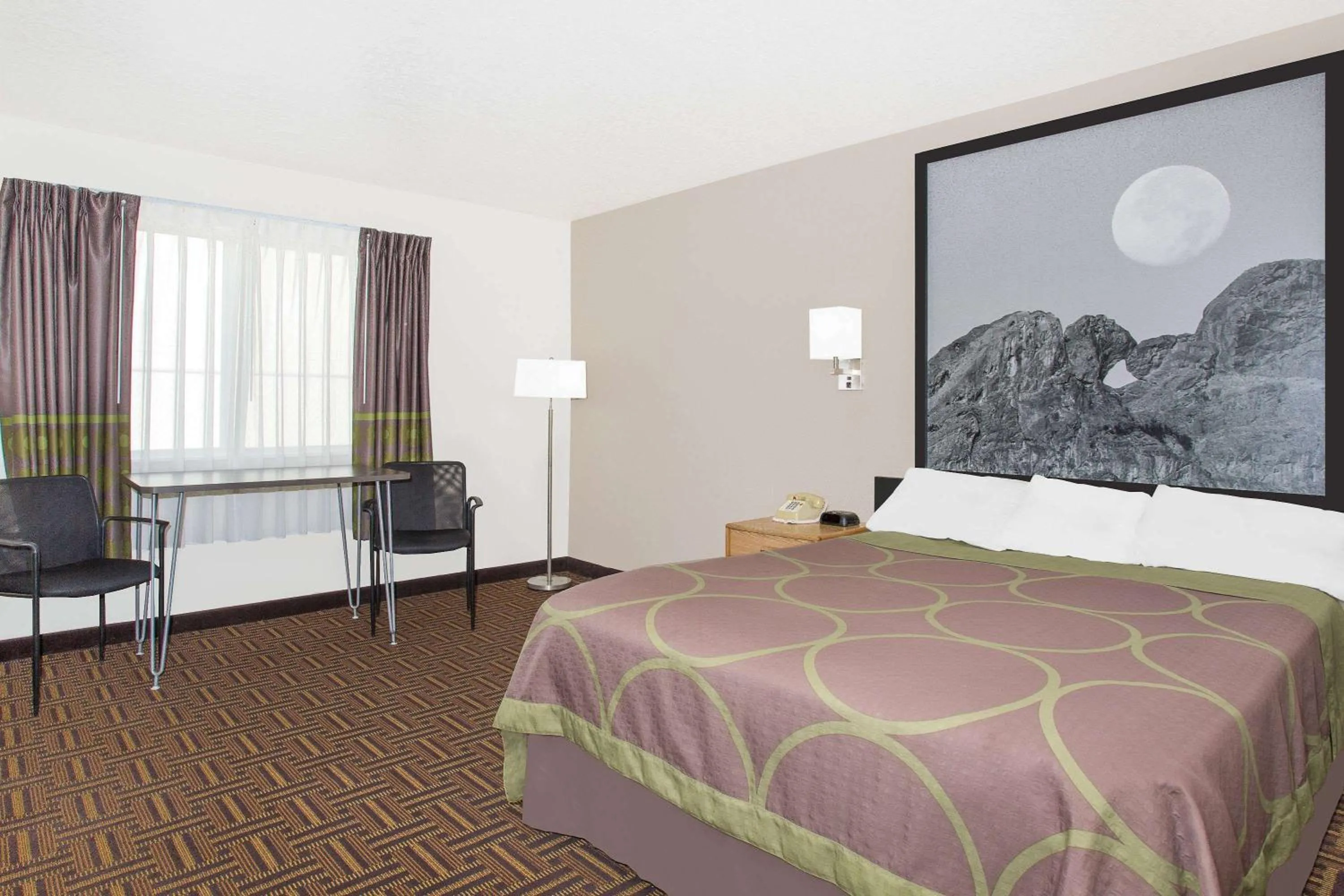 Photo of the whole room, Bed in Super 8 by Wyndham Bloomfield