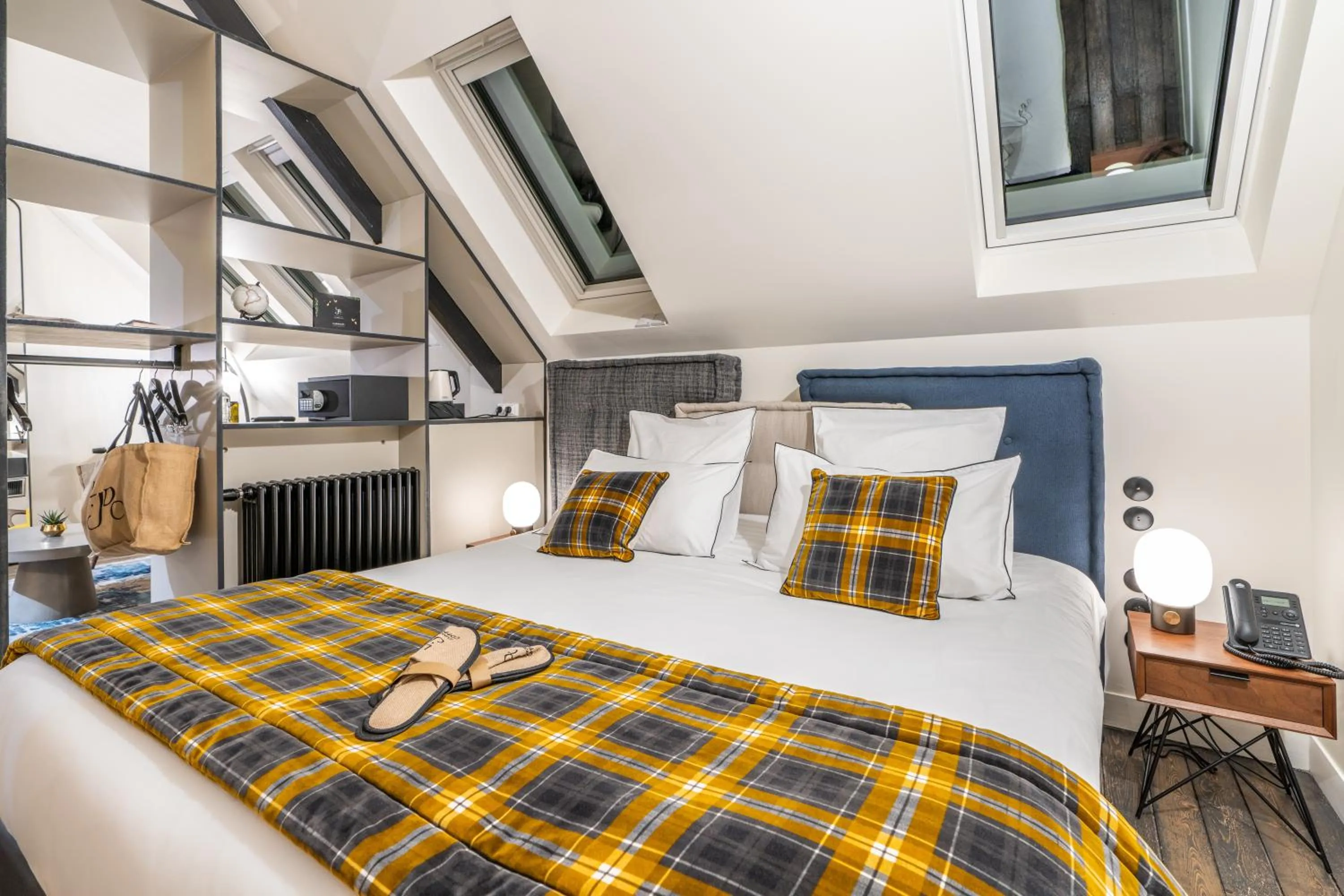 Bed in Les Jardins de Coppélia