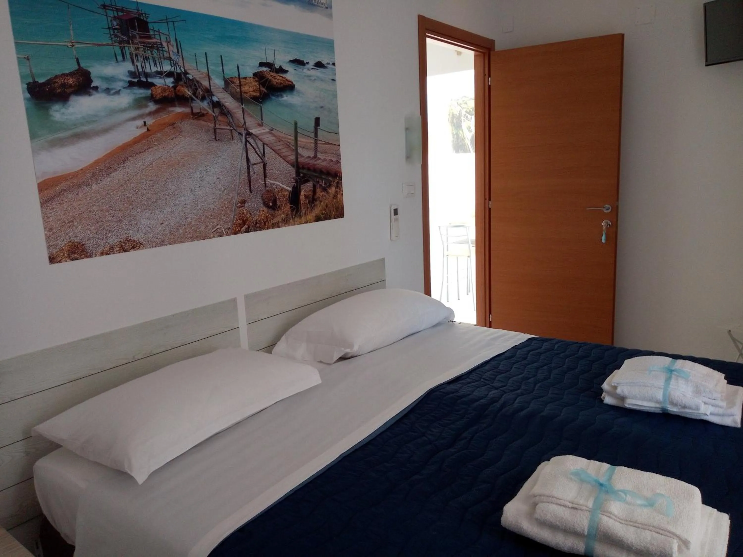 Bedroom, Bed in Silvi d'aMare