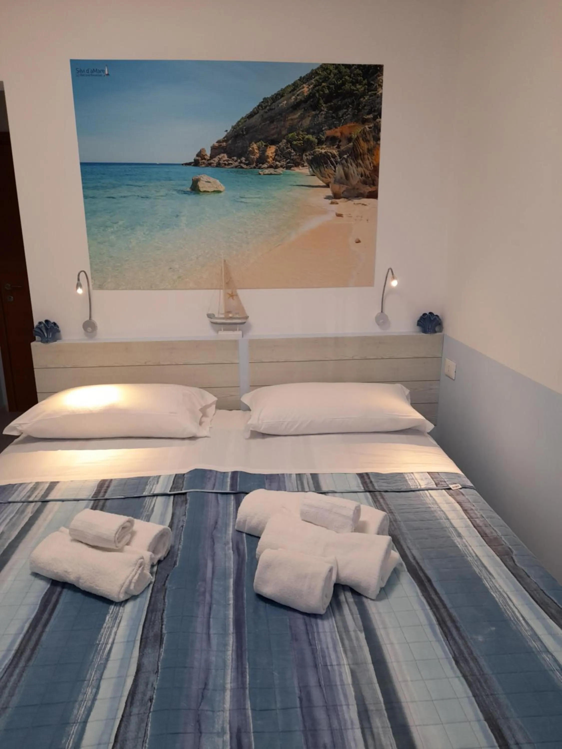 Bedroom, Bed in Silvi d'aMare