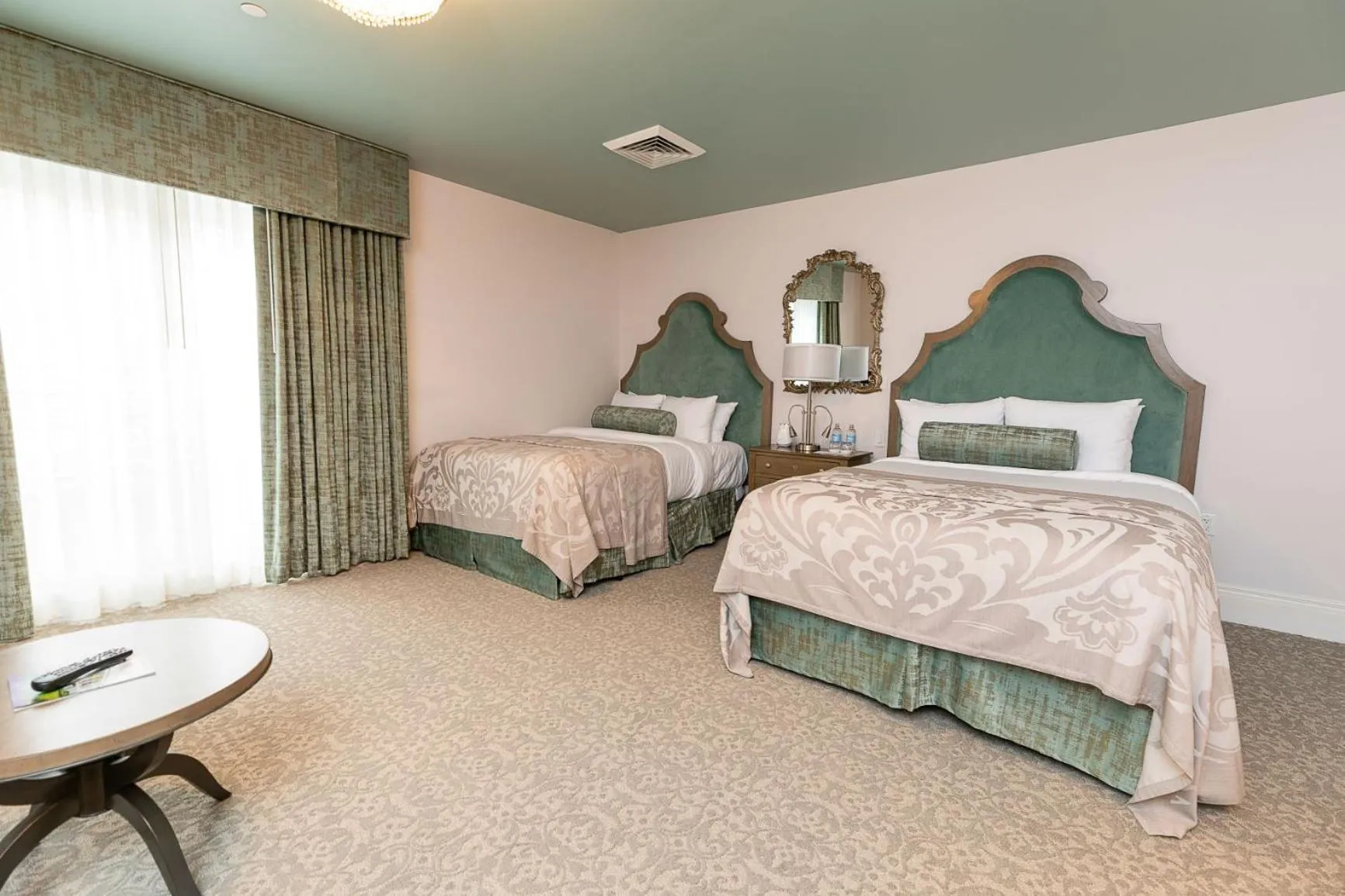 Photo of the whole room, Bed in Mirbeau Inn & Spa, Rhinebeck