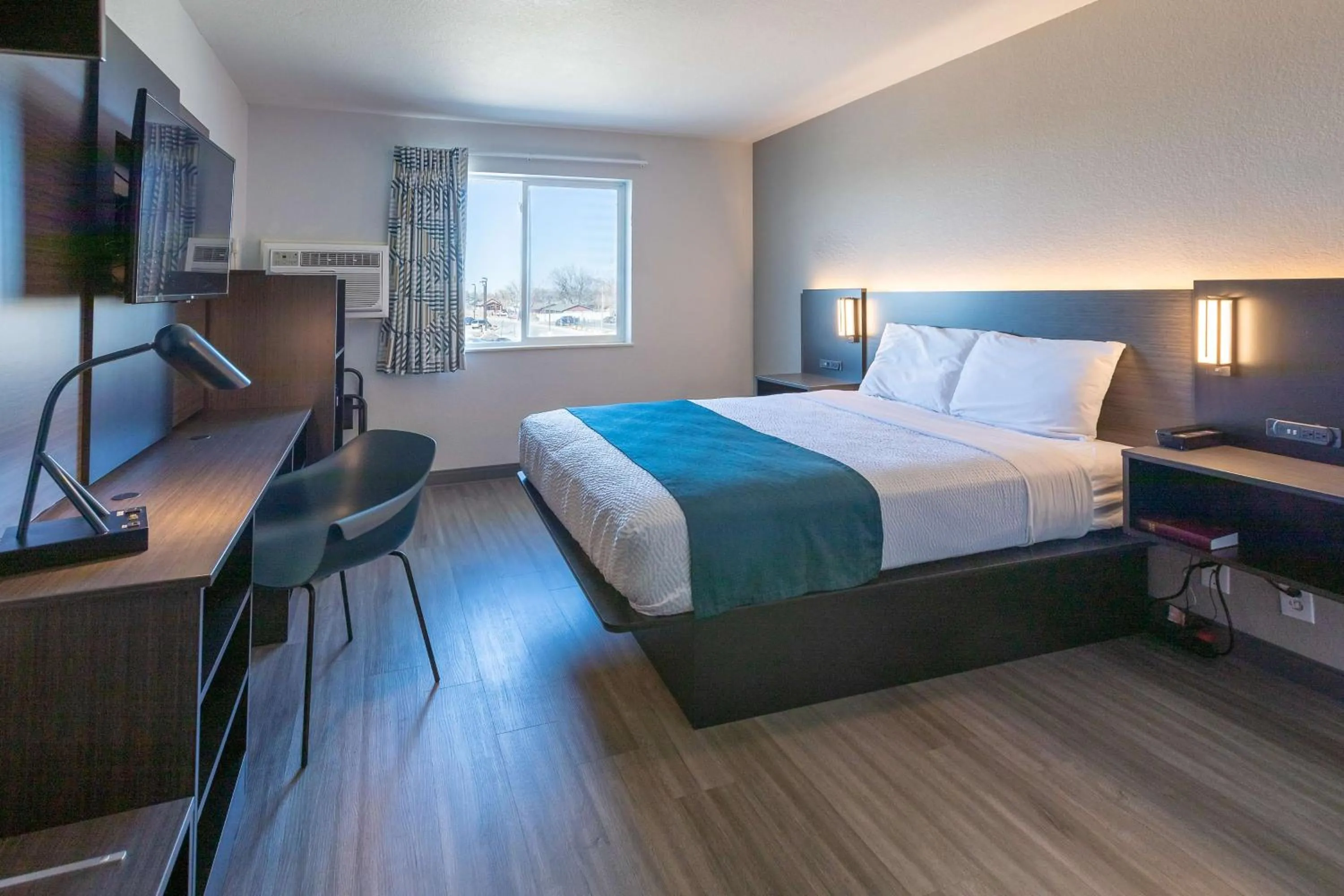 Bedroom, Bed in Motel 6-Fort Lupton, CO