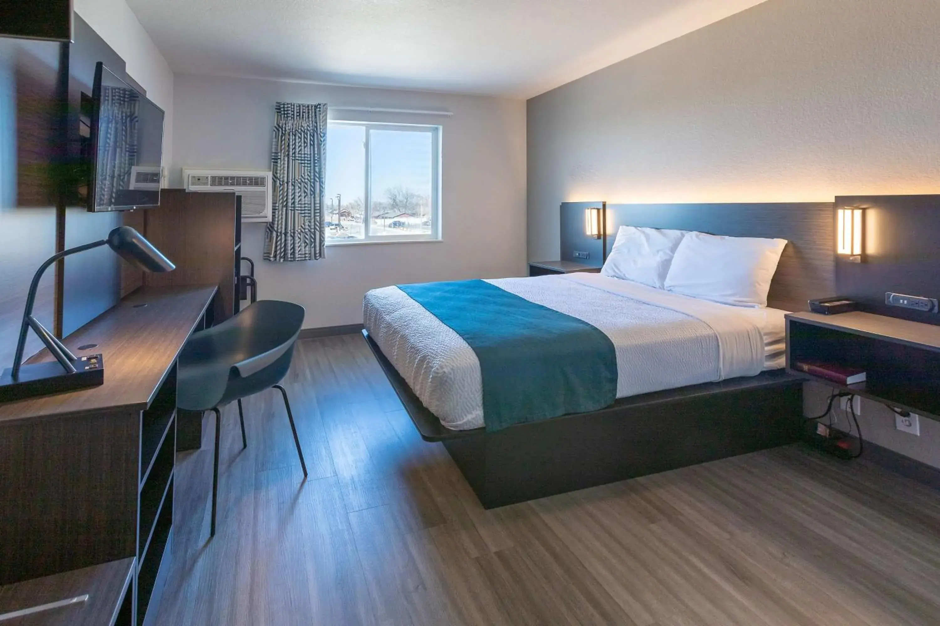 Bedroom, Bed in Motel 6-Fort Lupton, CO Bedroom, Bed in Motel 6-Fort Lupton, CO