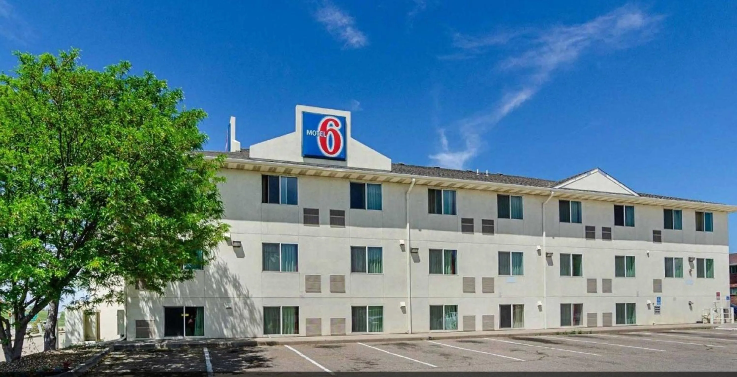 Facade/entrance in Motel 6-Fort Lupton, CO