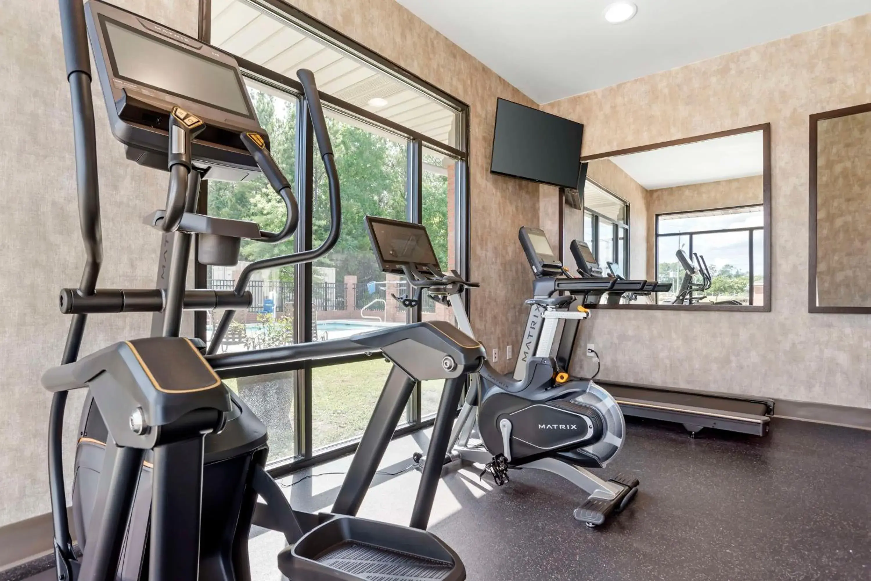 Fitness centre/facilities in Best Western Plus Two Rivers Hotel & Suites Fitness centre/facilities in Best Western Plus Two Rivers Hotel & Suites