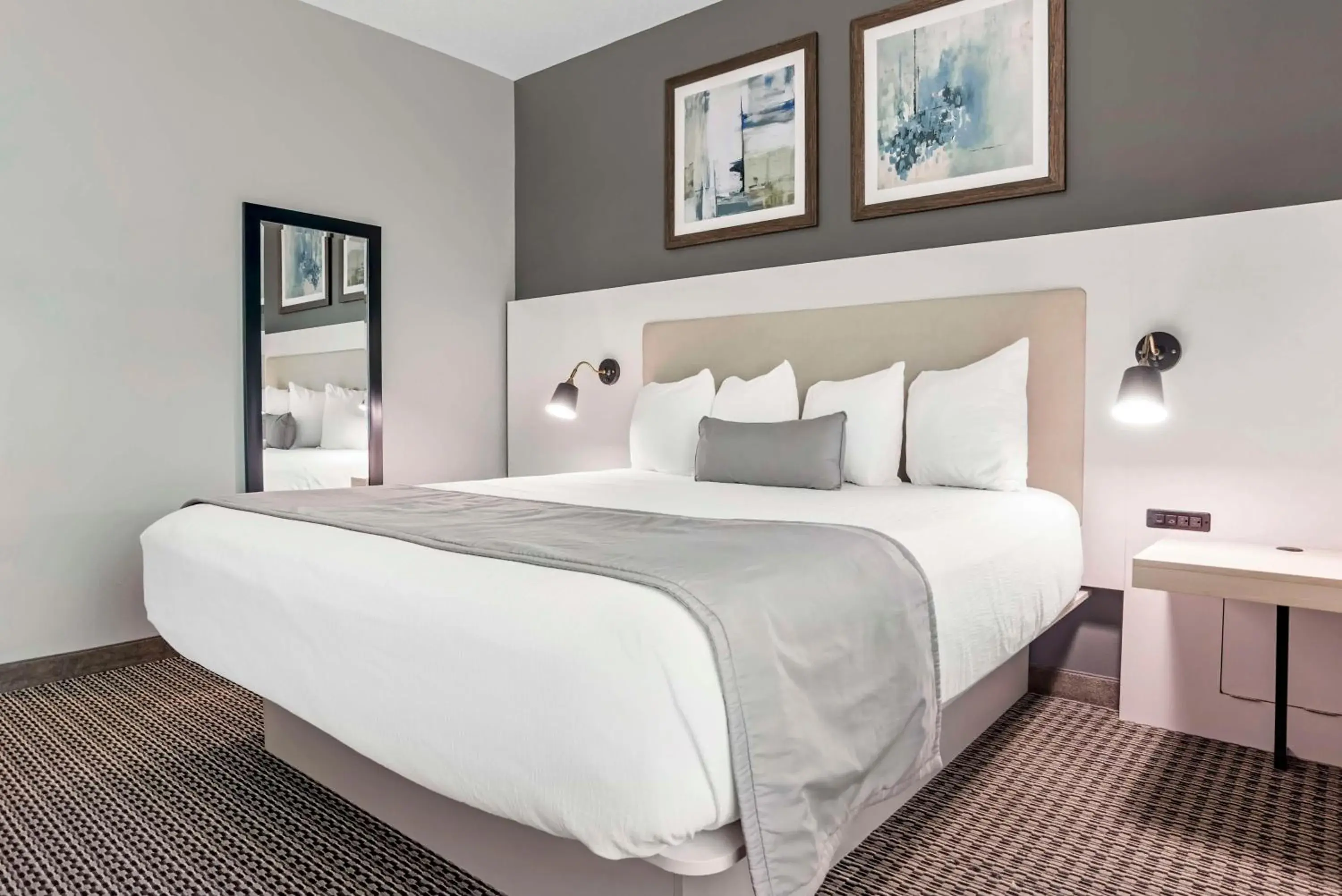 Bedroom, Bed in Best Western Plus Two Rivers Hotel & Suites Bedroom, Bed in Best Western Plus Two Rivers Hotel & Suites