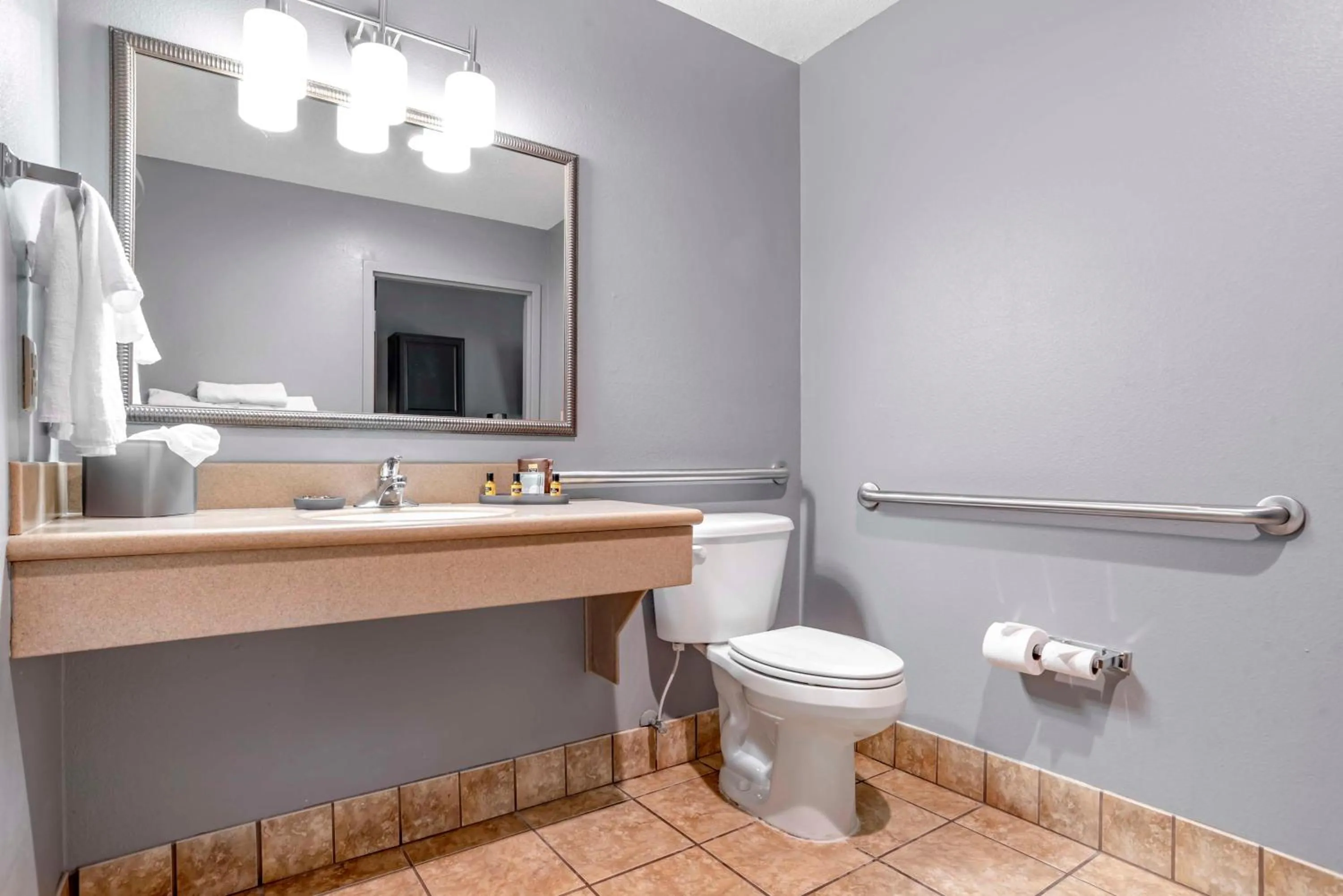 Bathroom in Best Western Plus Two Rivers Hotel & Suites