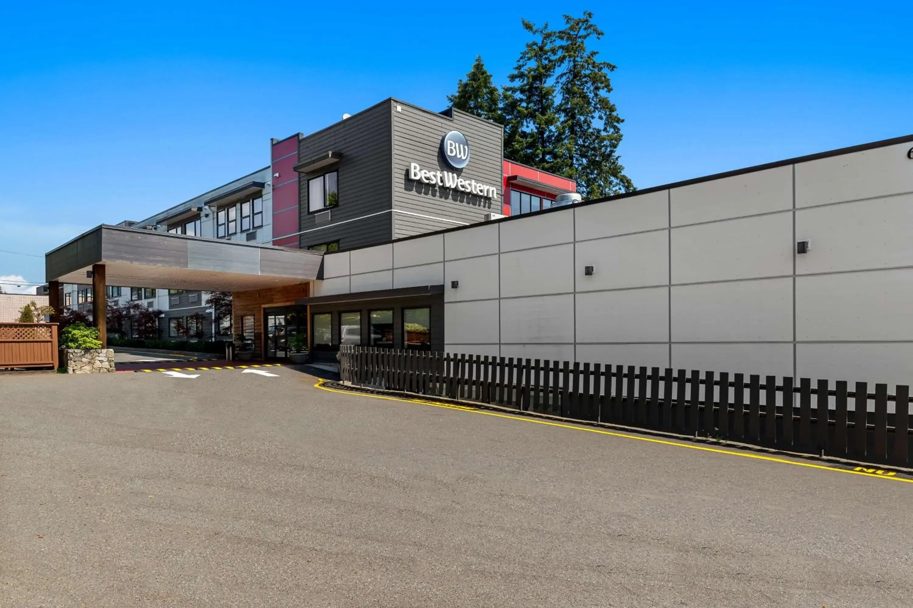 Property building in Best Western Cowichan Valley Inn Property building in Best Western Cowichan Valley Inn