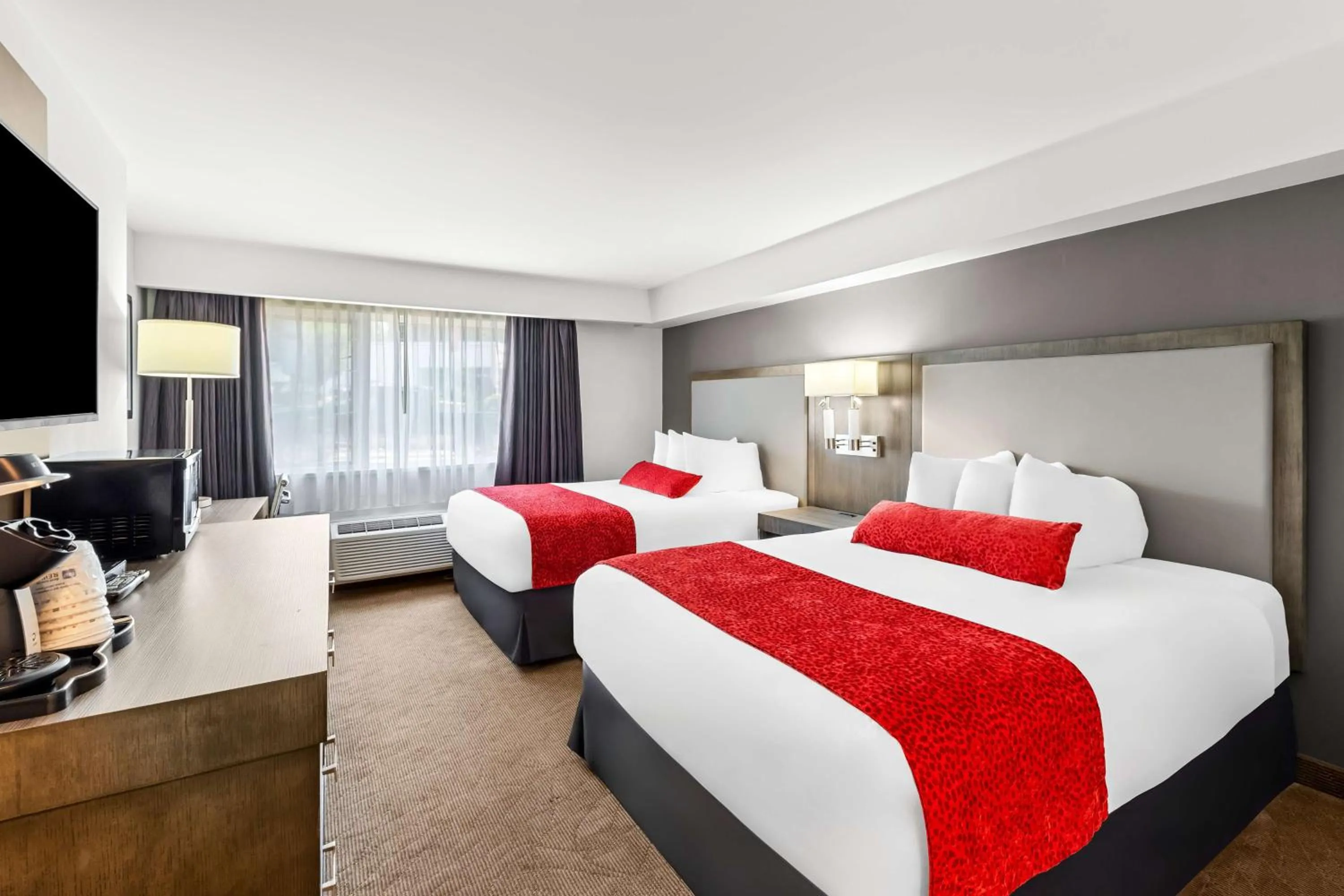 Bedroom, Bed in Best Western Cowichan Valley Inn