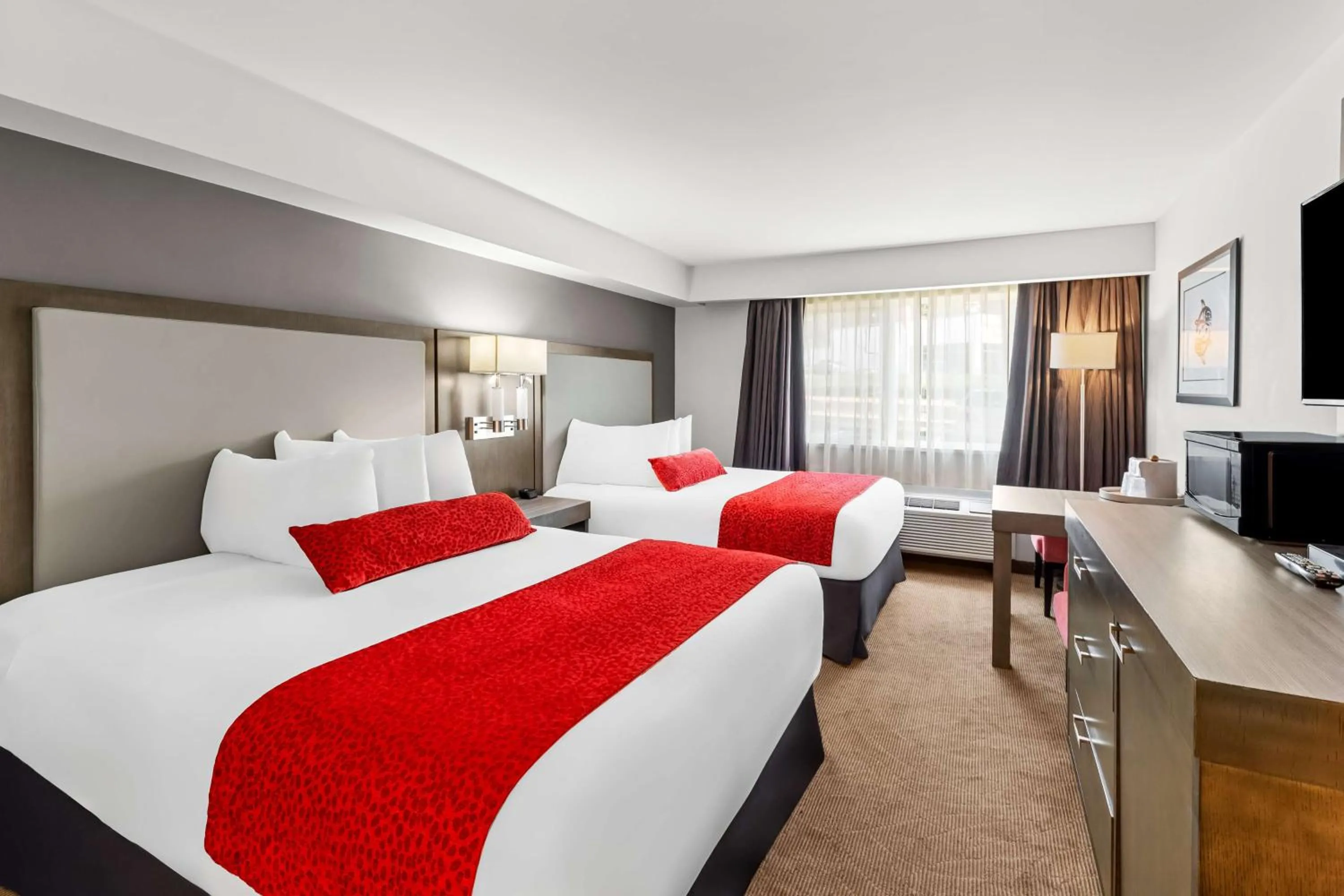 Bedroom, Bed in Best Western Cowichan Valley Inn