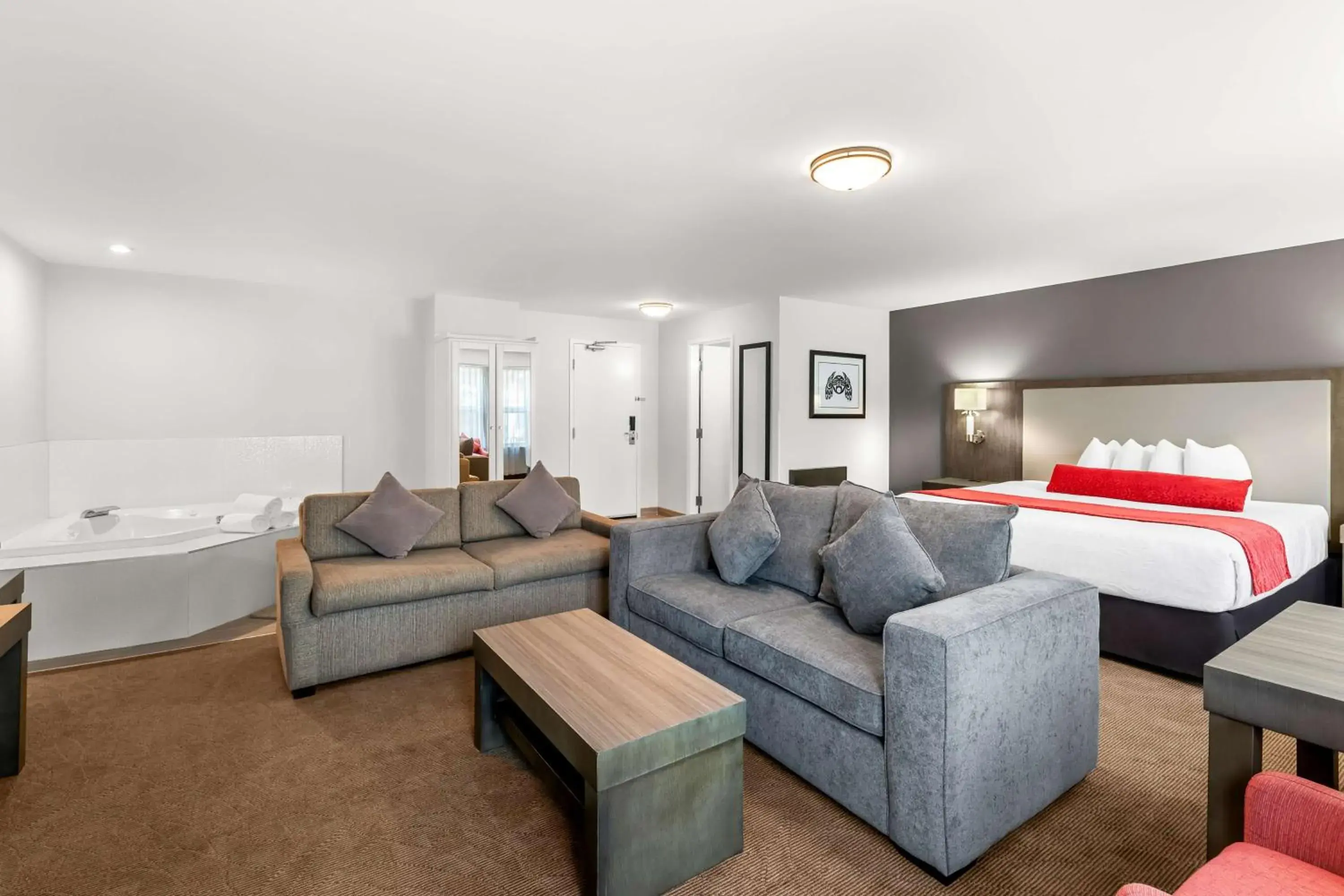 Bedroom, Bed in Best Western Cowichan Valley Inn Bedroom, Bed in Best Western Cowichan Valley Inn