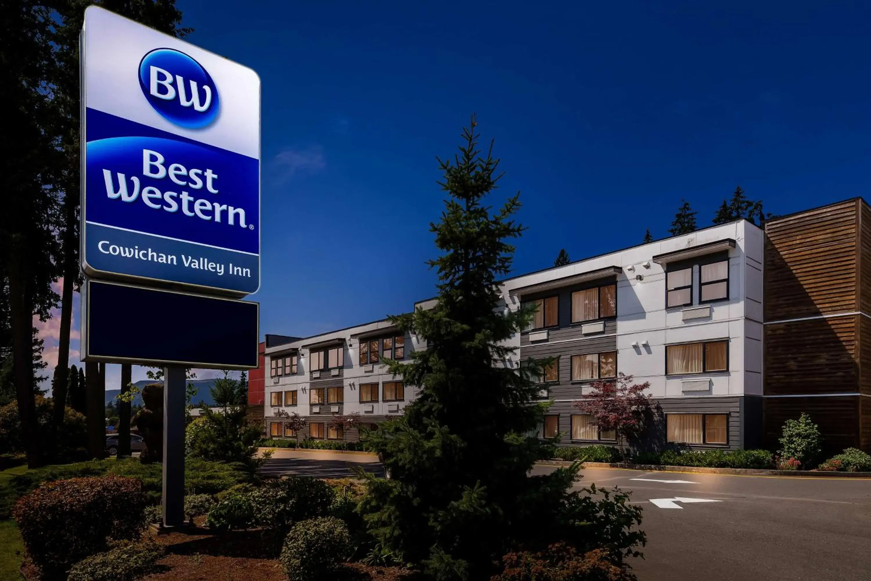 Property building in Best Western Cowichan Valley Inn Property building in Best Western Cowichan Valley Inn