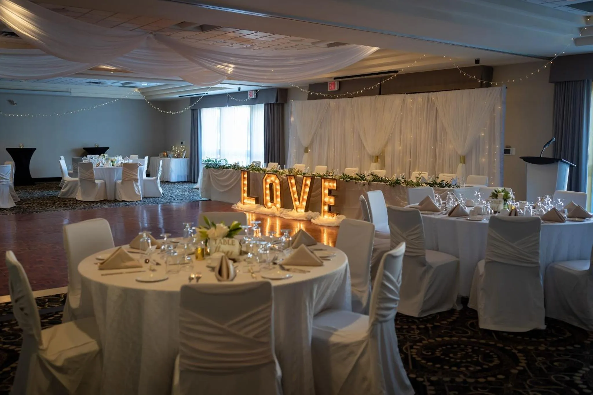 wedding in Best Western Inn On The Bay