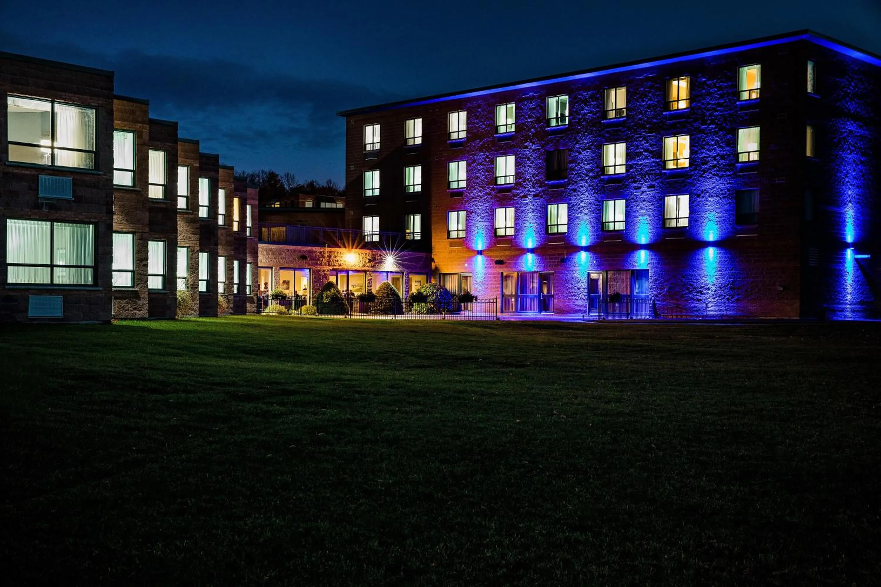 Property building in Best Western Inn On The Bay
