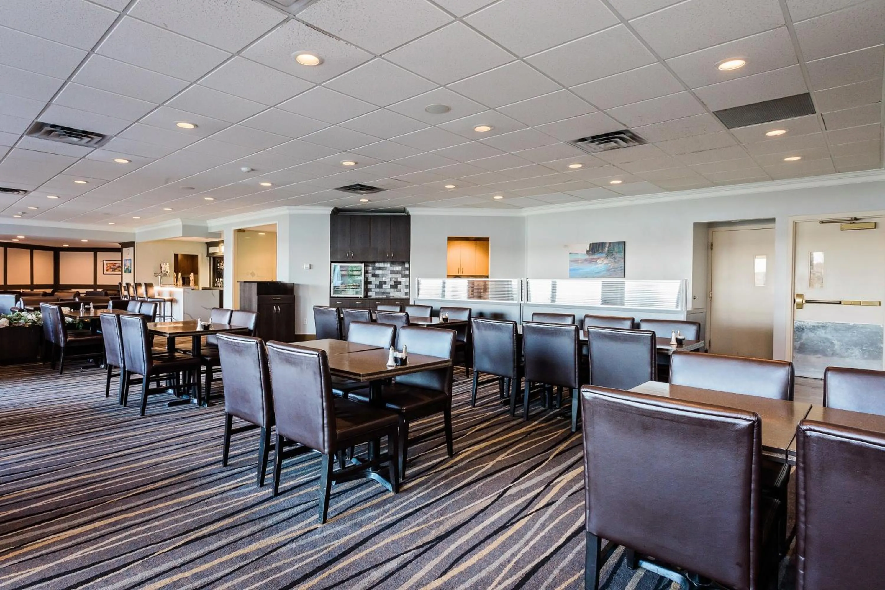 Restaurant/places to eat in Best Western Inn On The Bay