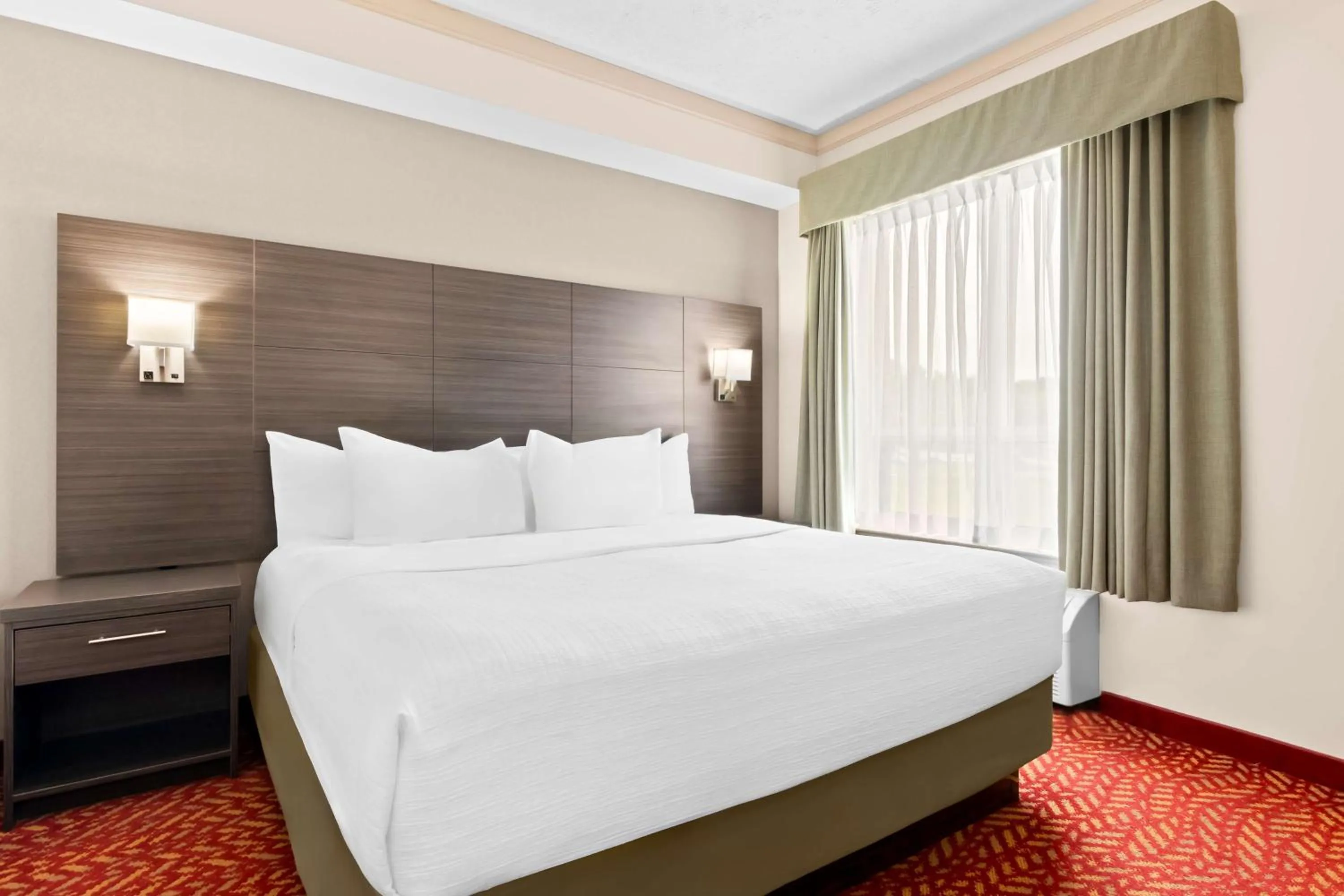 Bedroom, Bed in Best Western Inn On The Bay