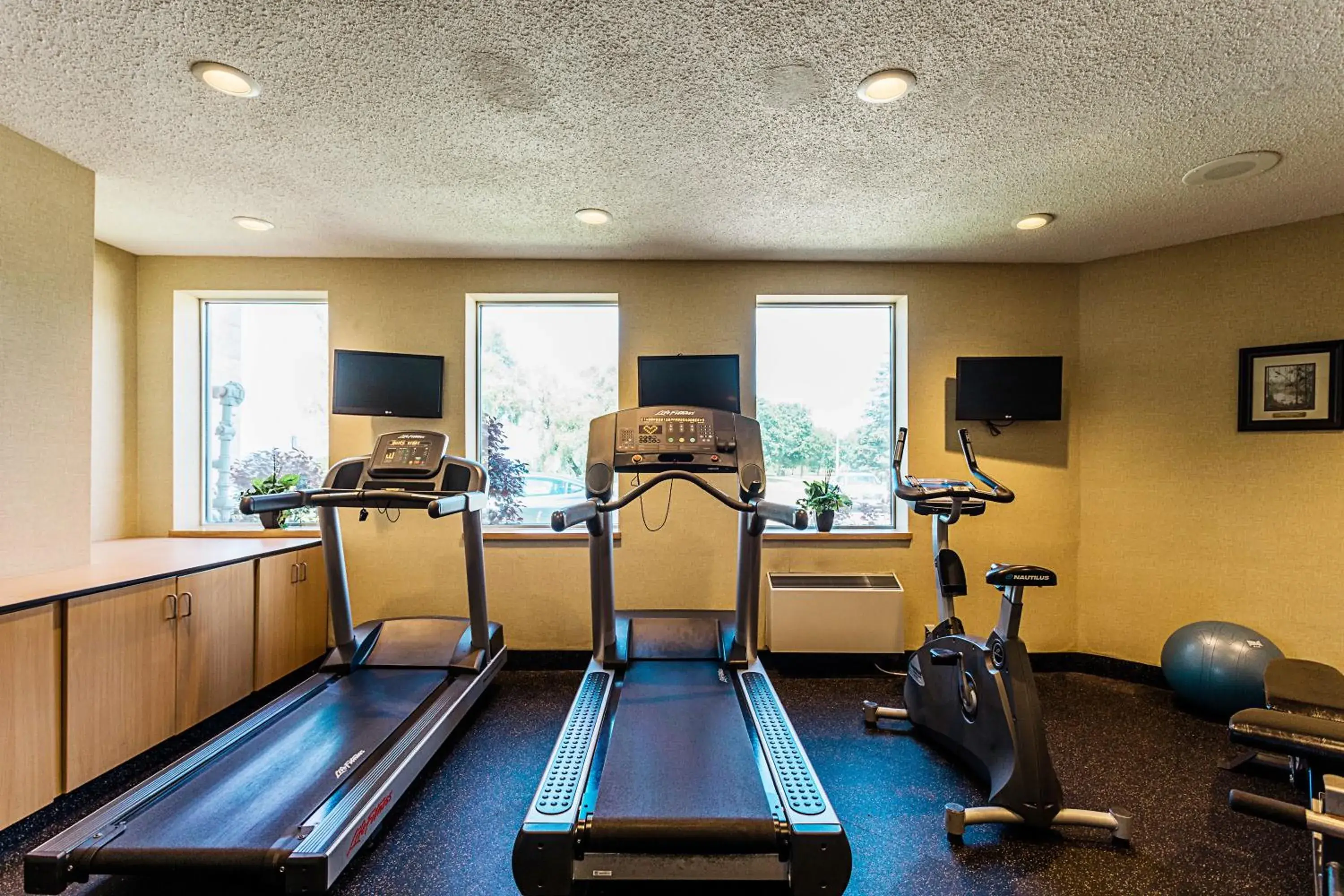 Fitness centre/facilities in Best Western Inn On The Bay Fitness centre/facilities in Best Western Inn On The Bay