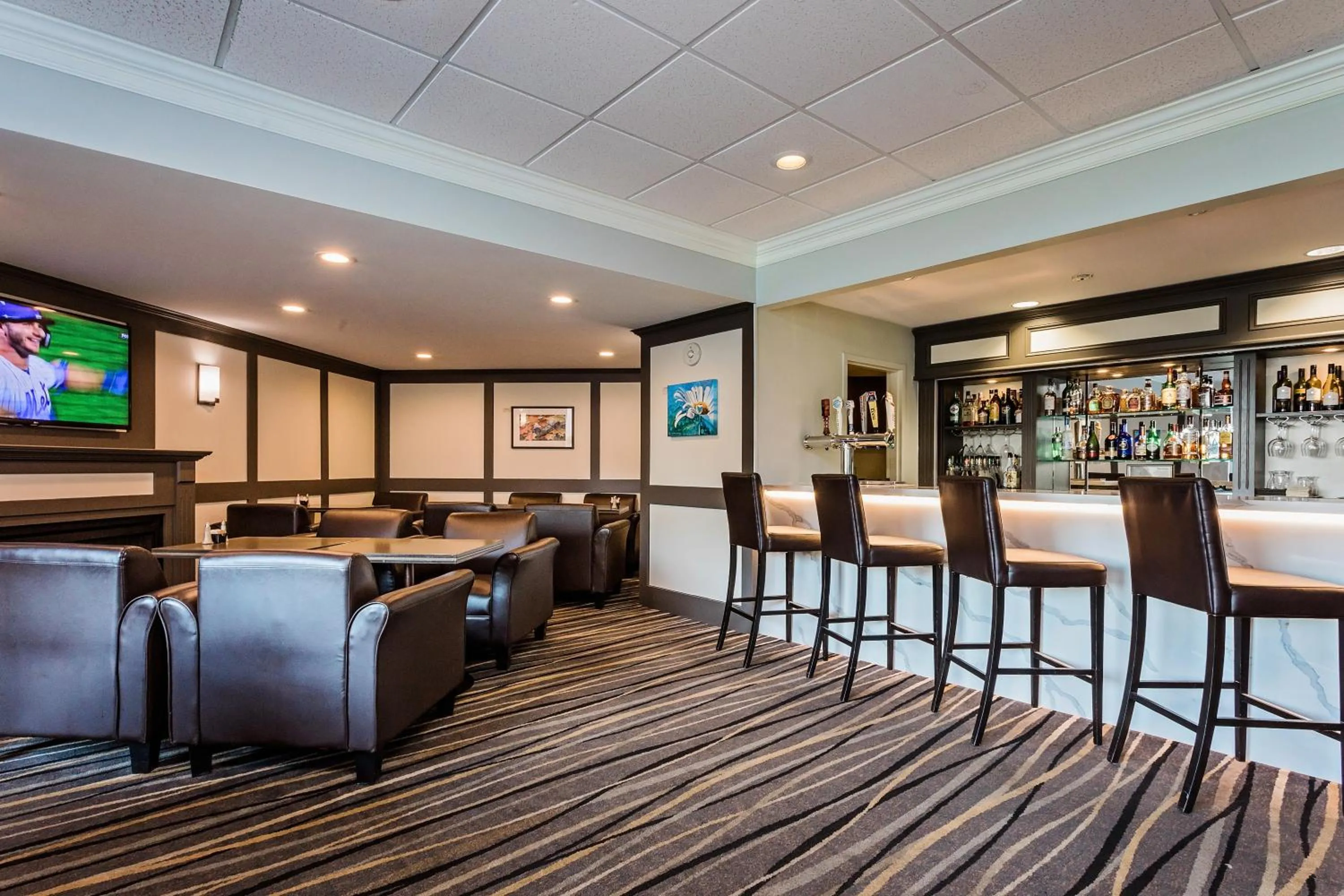 Restaurant/places to eat in Best Western Inn On The Bay