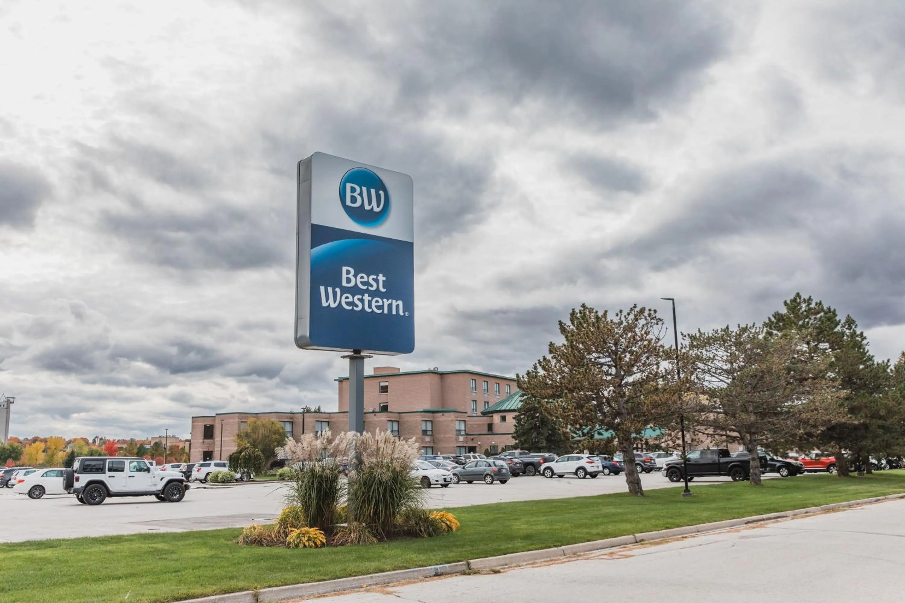 Property building in Best Western Inn On The Bay