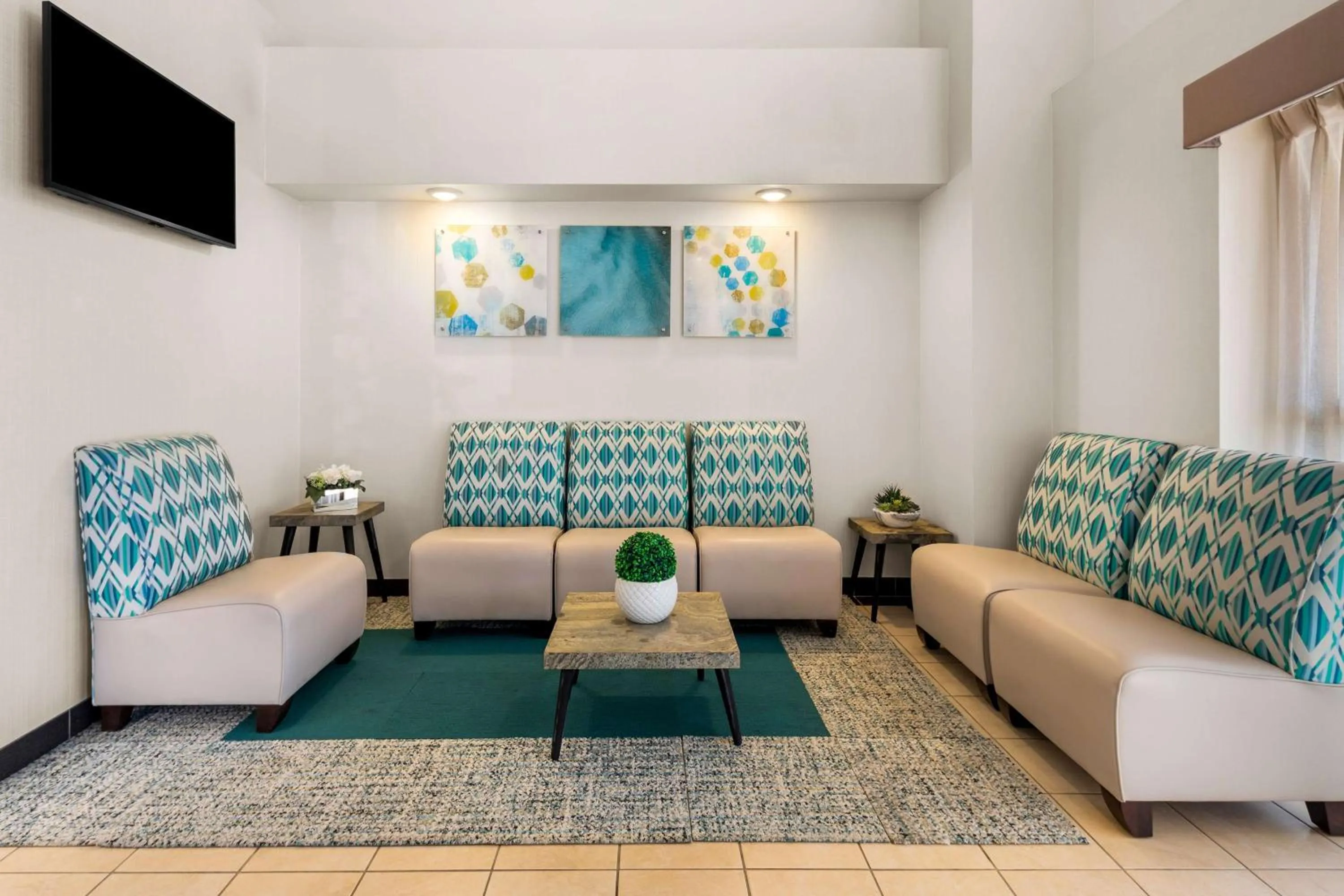 Lobby or reception in Best Western Halton Hills