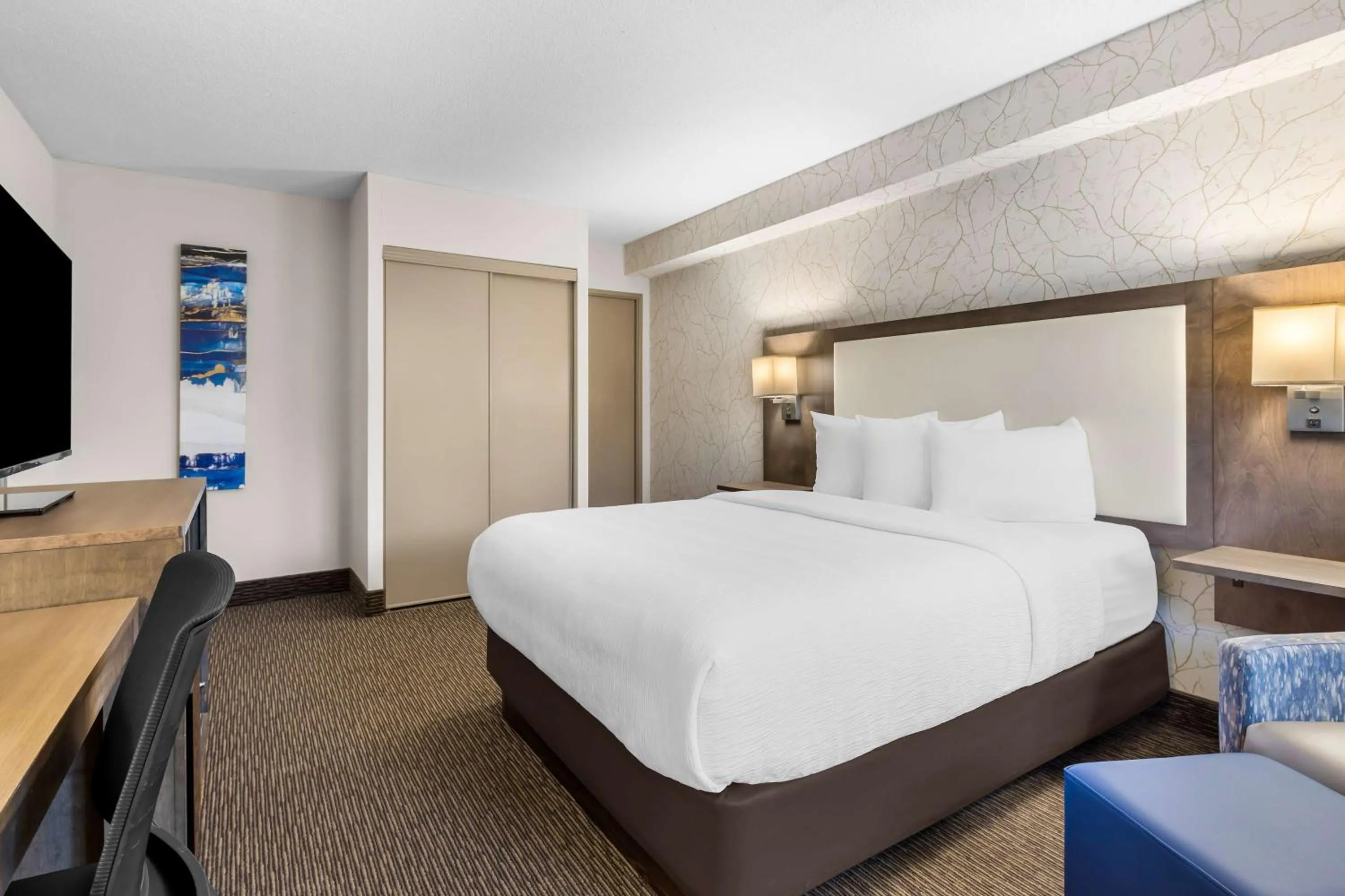 Bedroom, Bed in Best Western Halton Hills