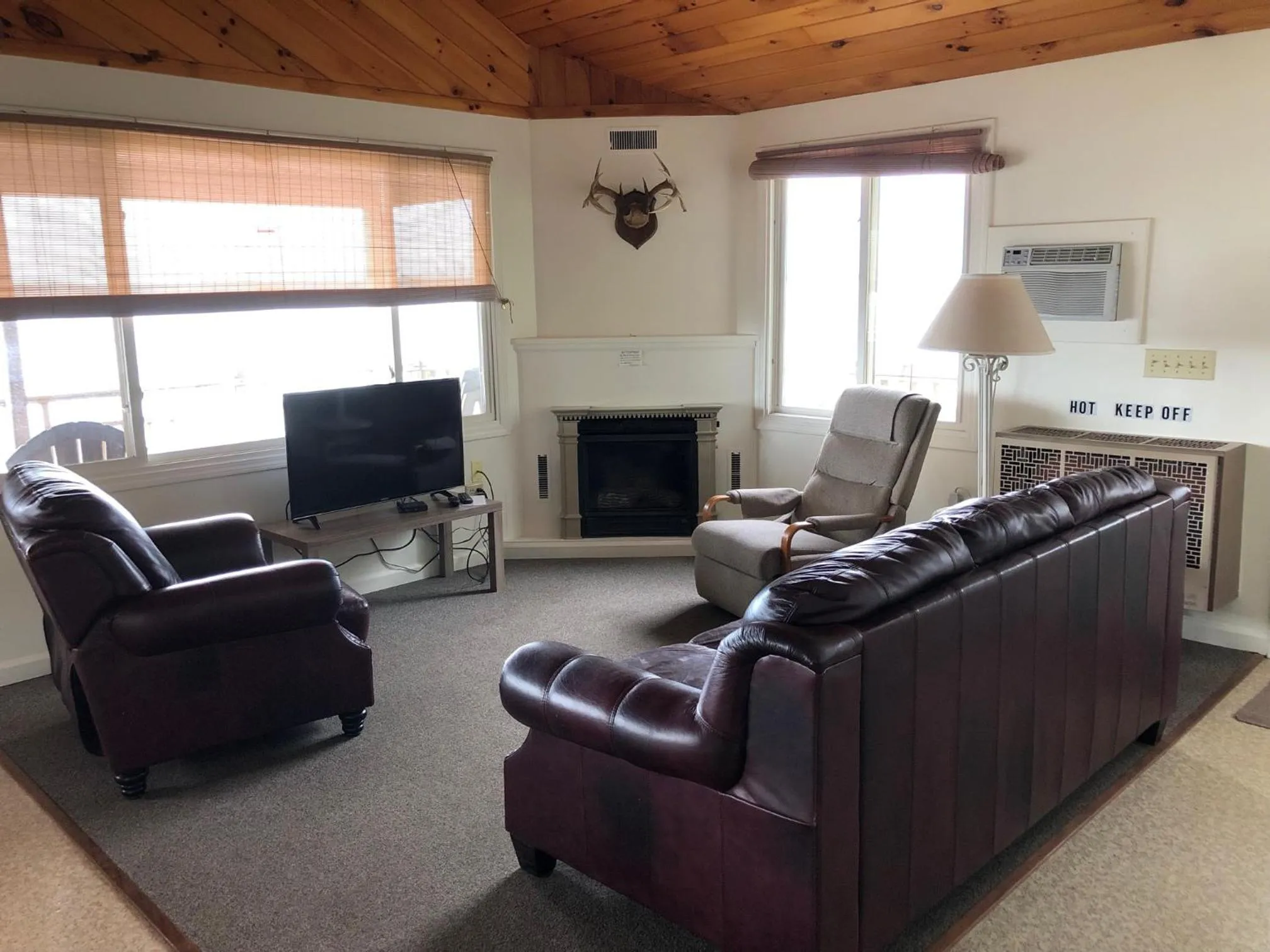 West Winds Motel & Cottages