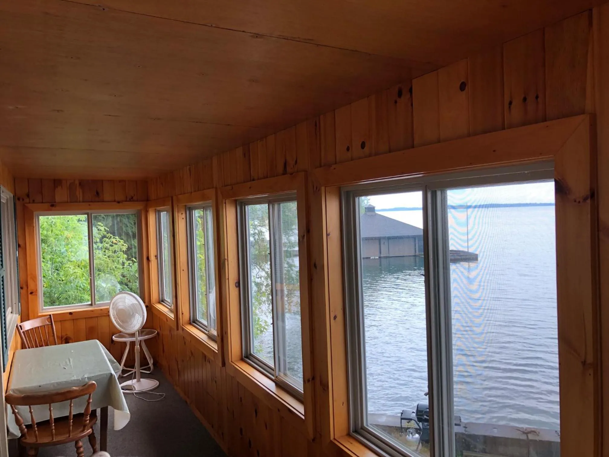 River view in West Winds Motel & Cottages