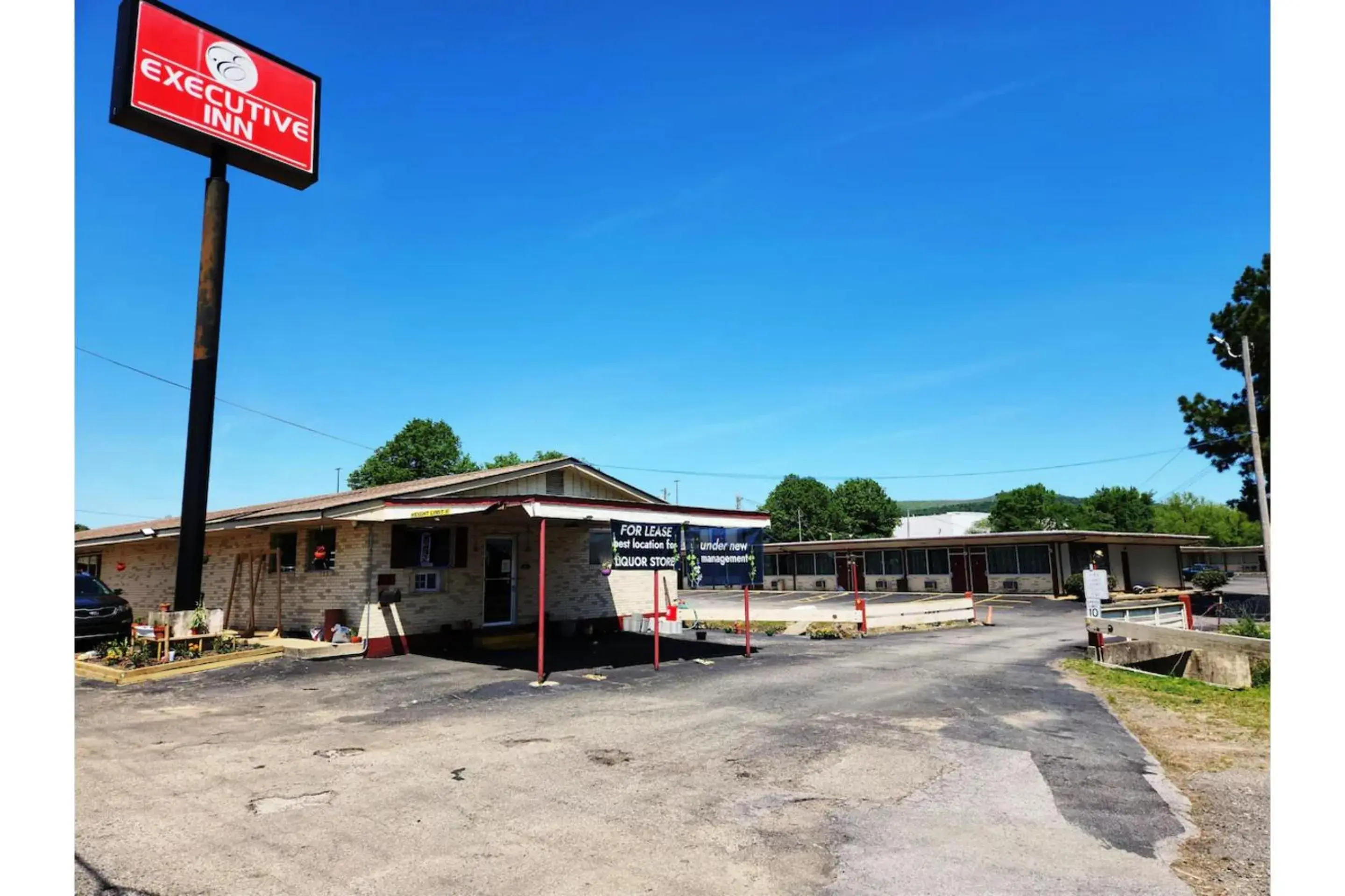 Facade/entrance in Executive Inn By OYO Queenville Mena Facade/entrance in Executive Inn By OYO Queenville Mena