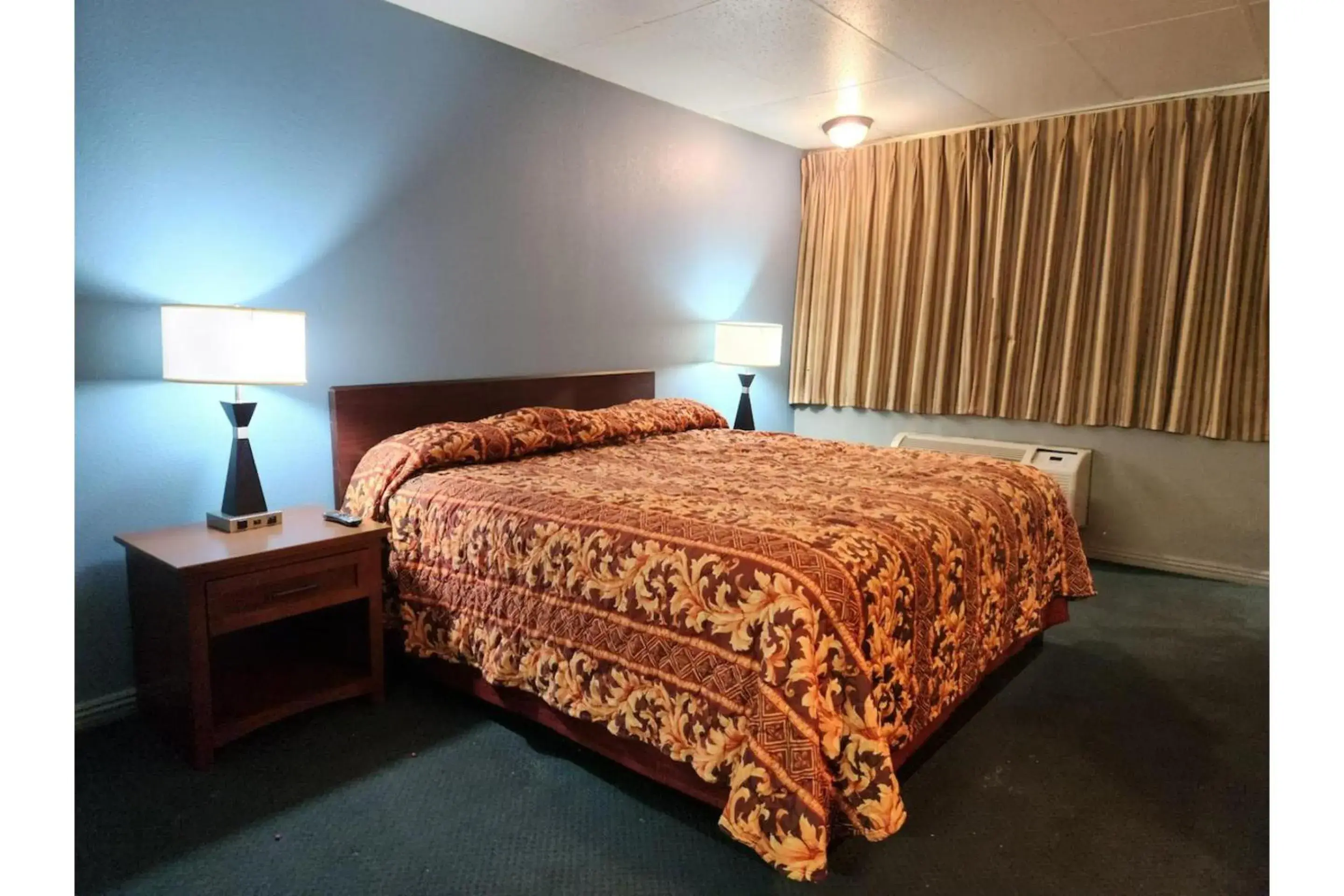 Bedroom, Bed in Executive Inn By OYO Queenville Mena Bedroom, Bed in Executive Inn By OYO Queenville Mena